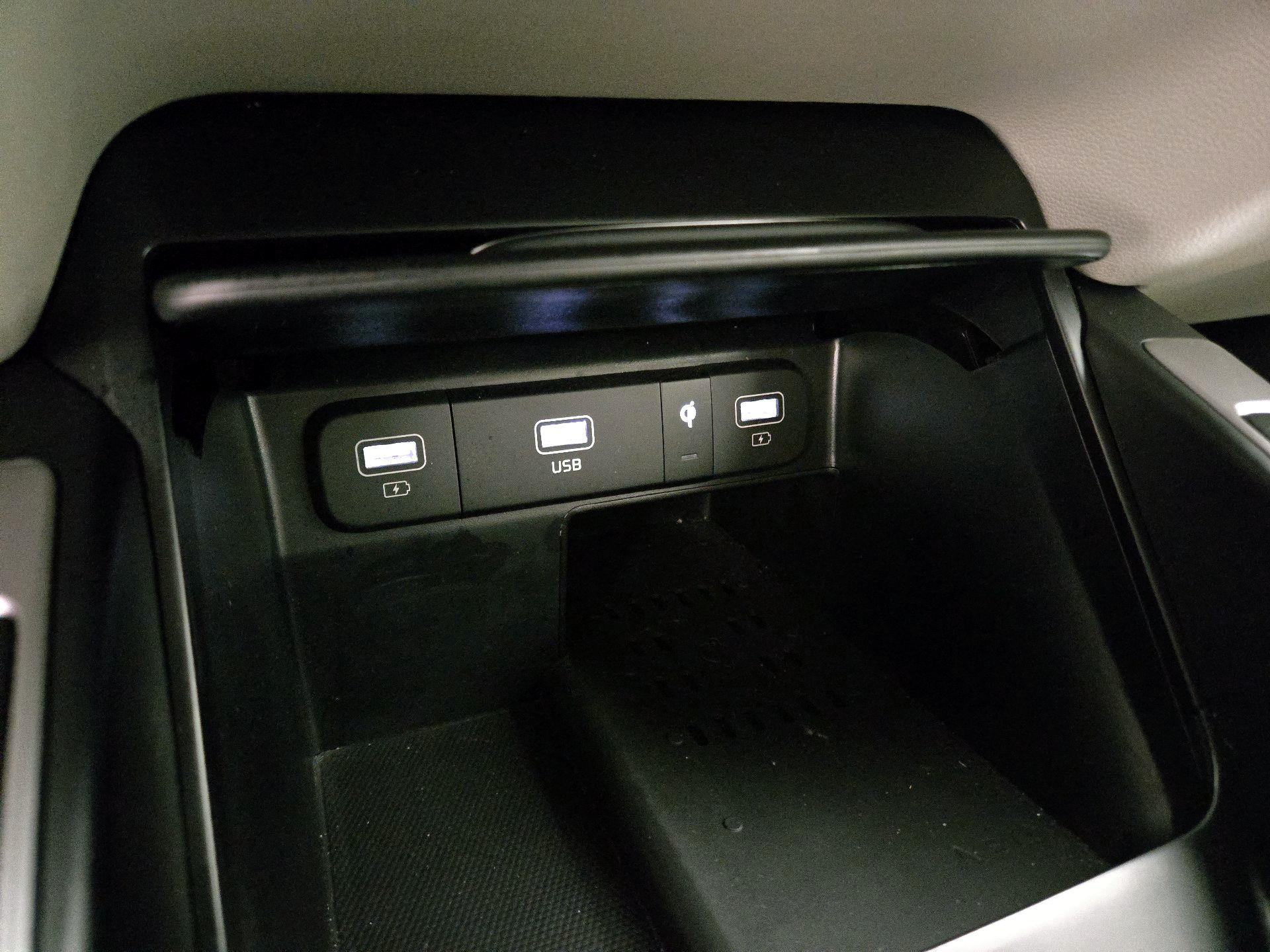 Thumbnail: 2023 Kia Sorento - 19