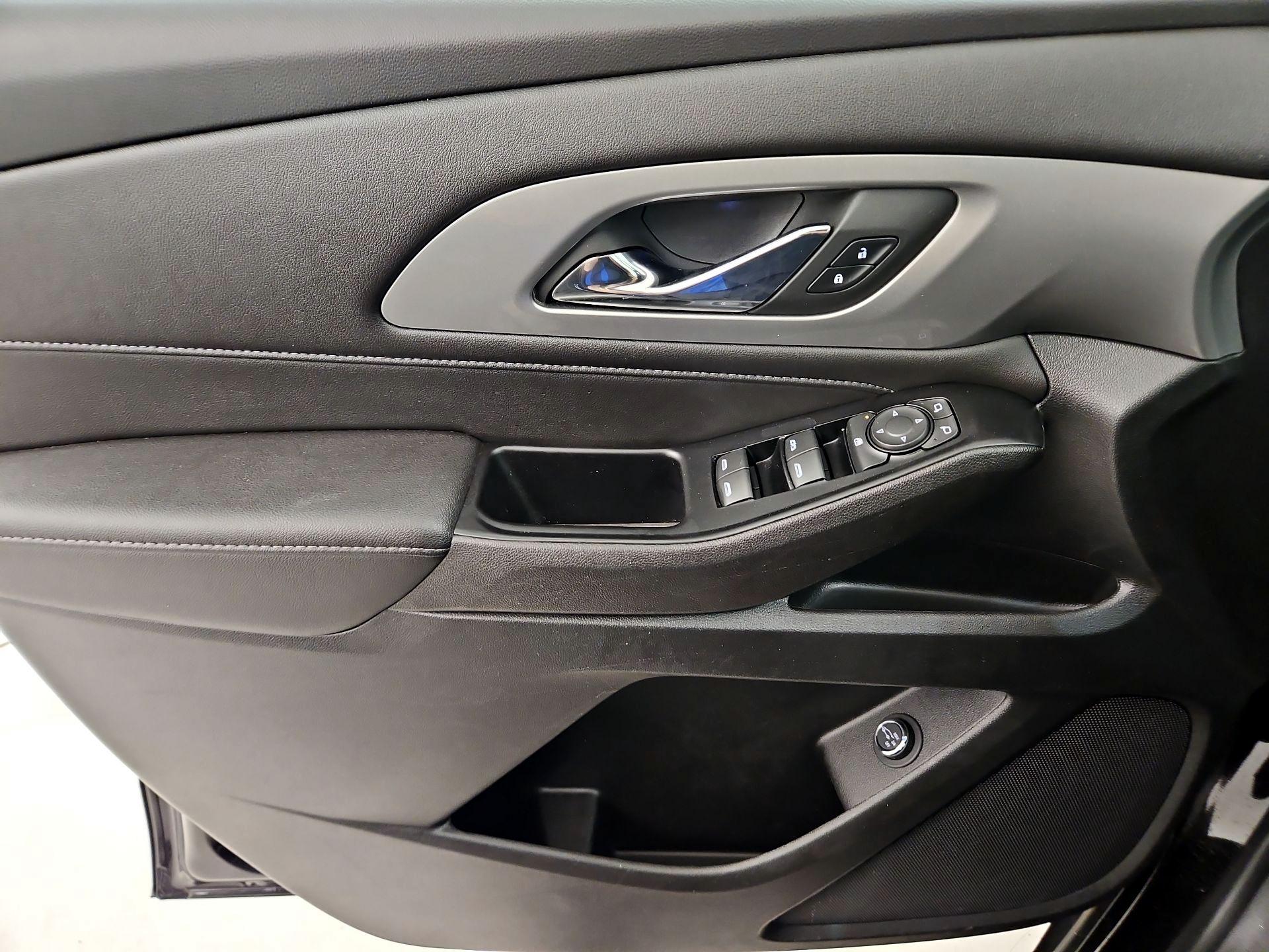 Thumbnail: 2022 Chevrolet Traverse - 12