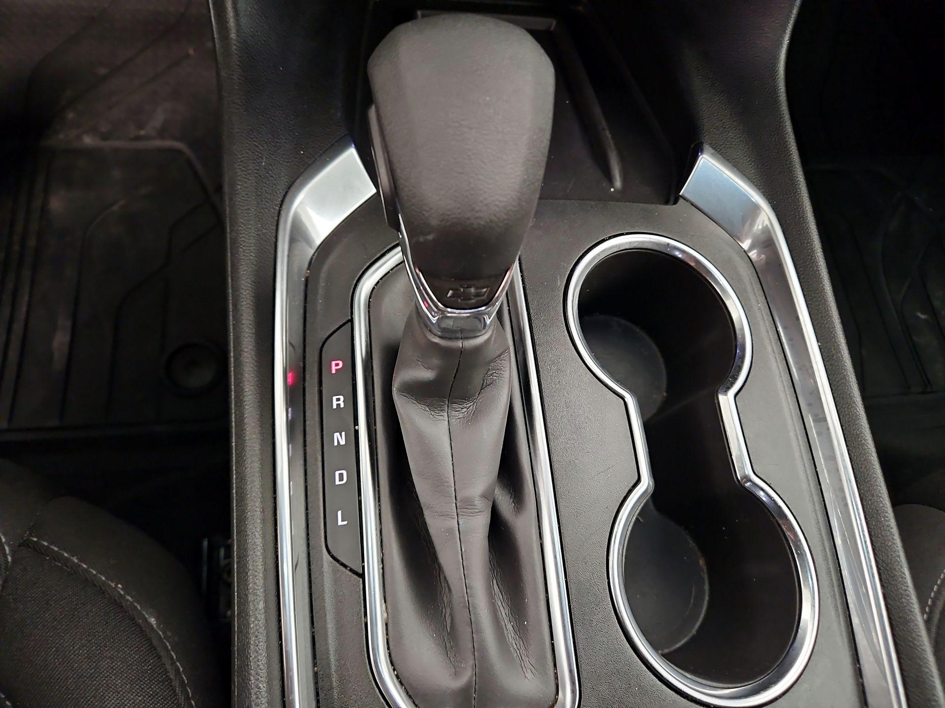 Thumbnail: 2022 Chevrolet Traverse - 17