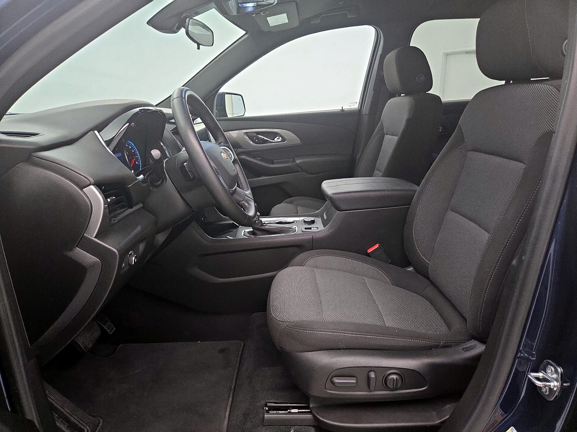 Thumbnail: 2023 Chevrolet Traverse - 11