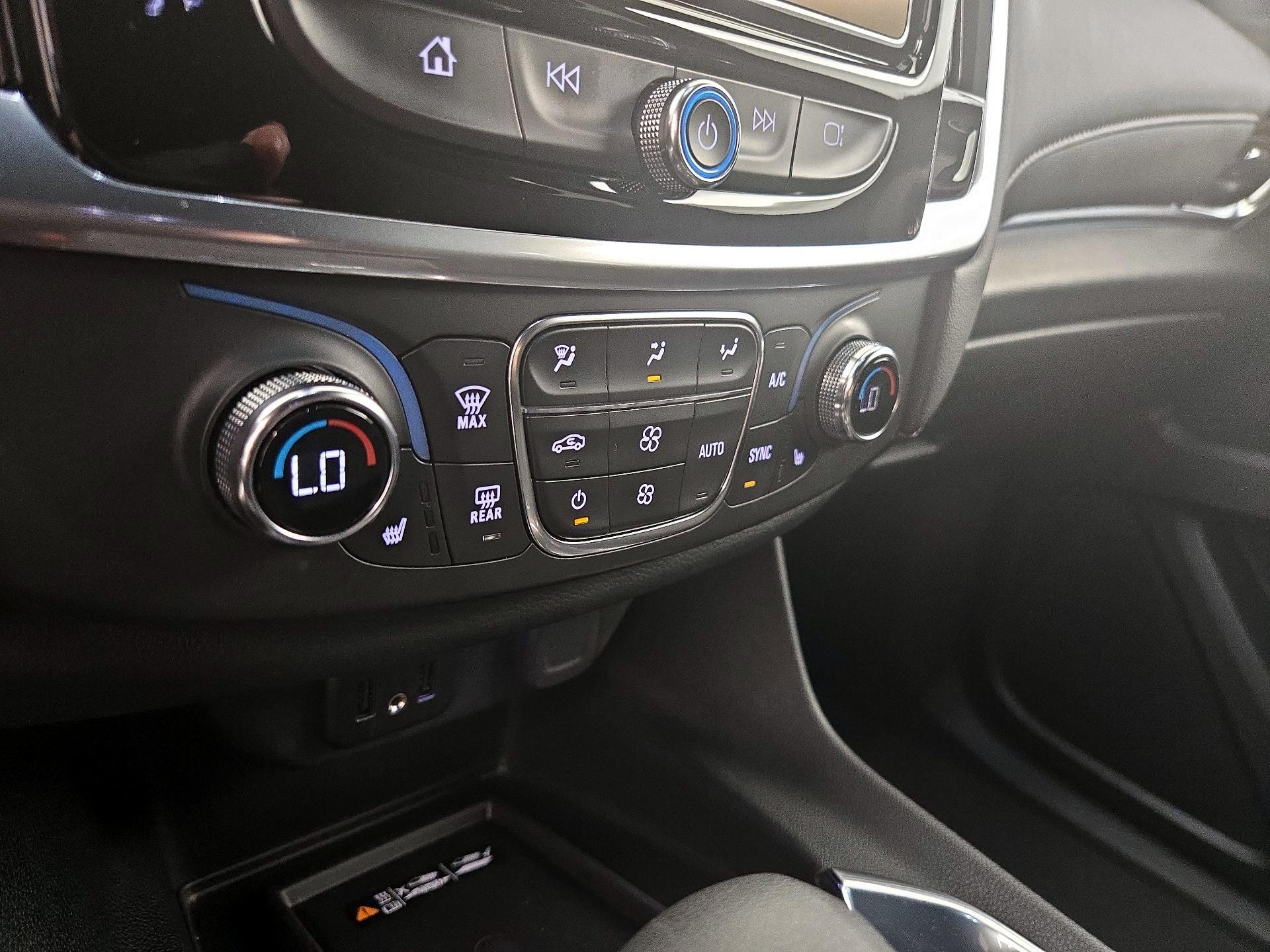 Thumbnail: 2023 Chevrolet Traverse - 16