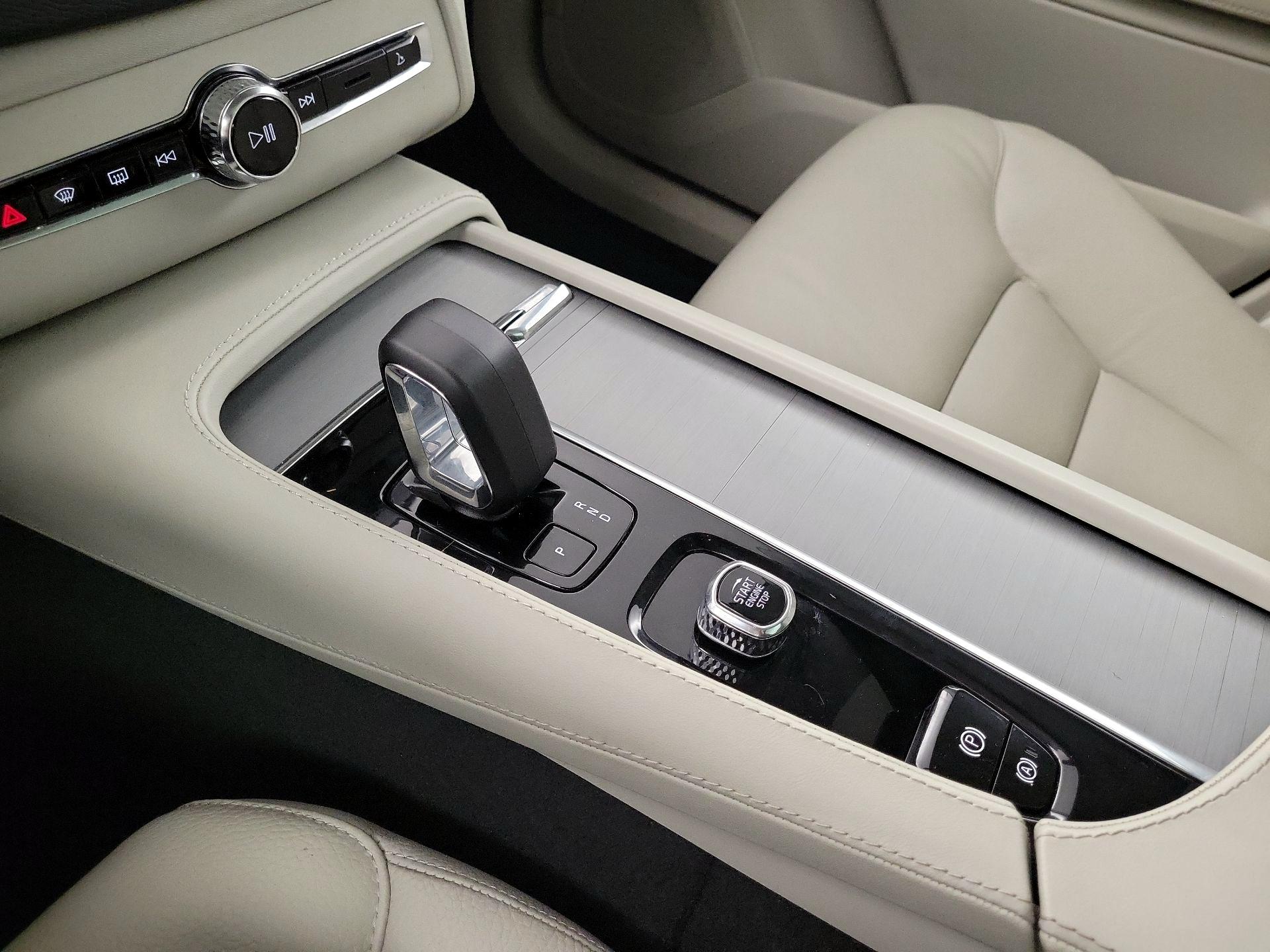 Thumbnail: 2024 Volvo XC90 - 16