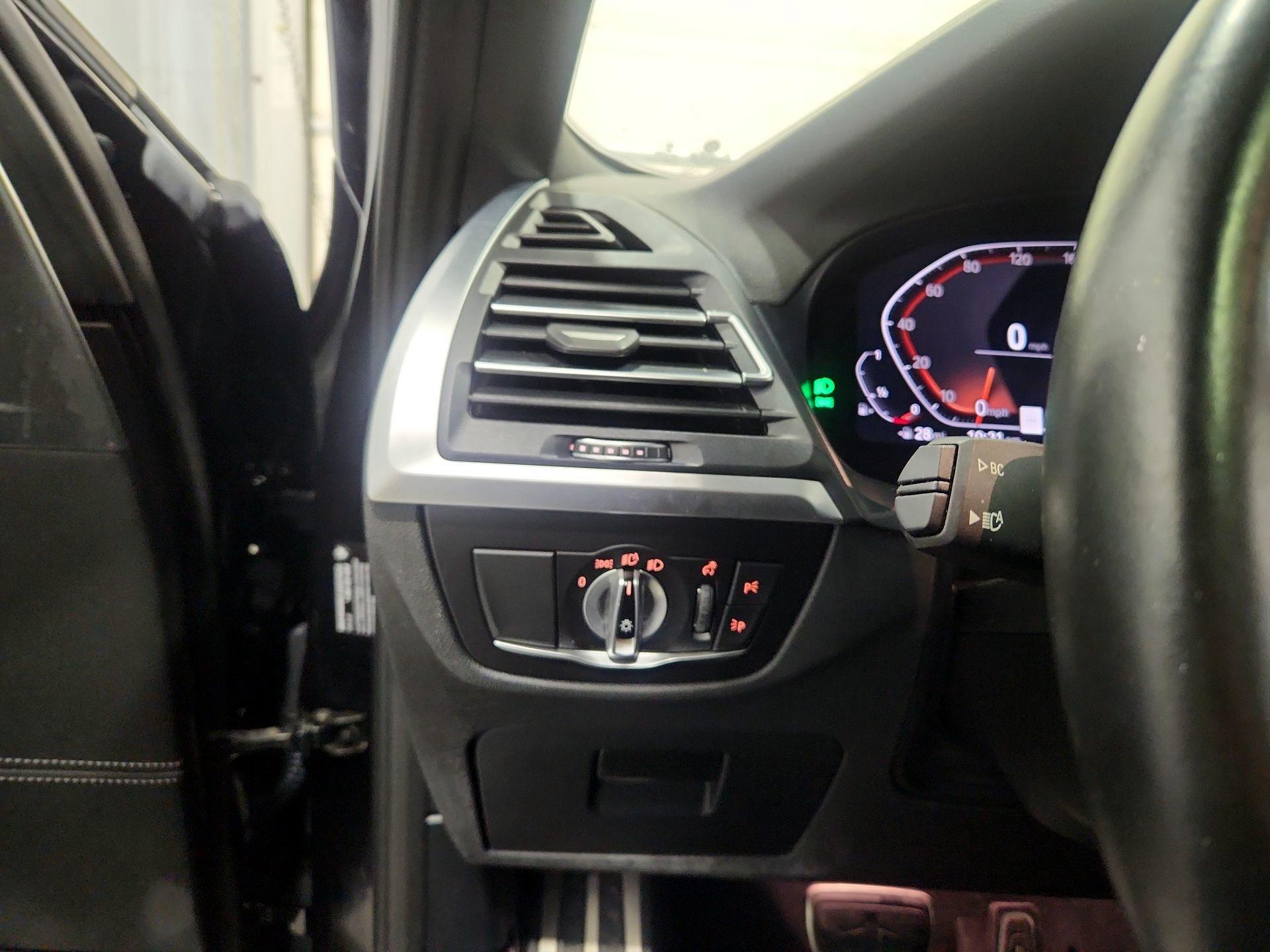 Thumbnail: 2022 BMW X4 - 13