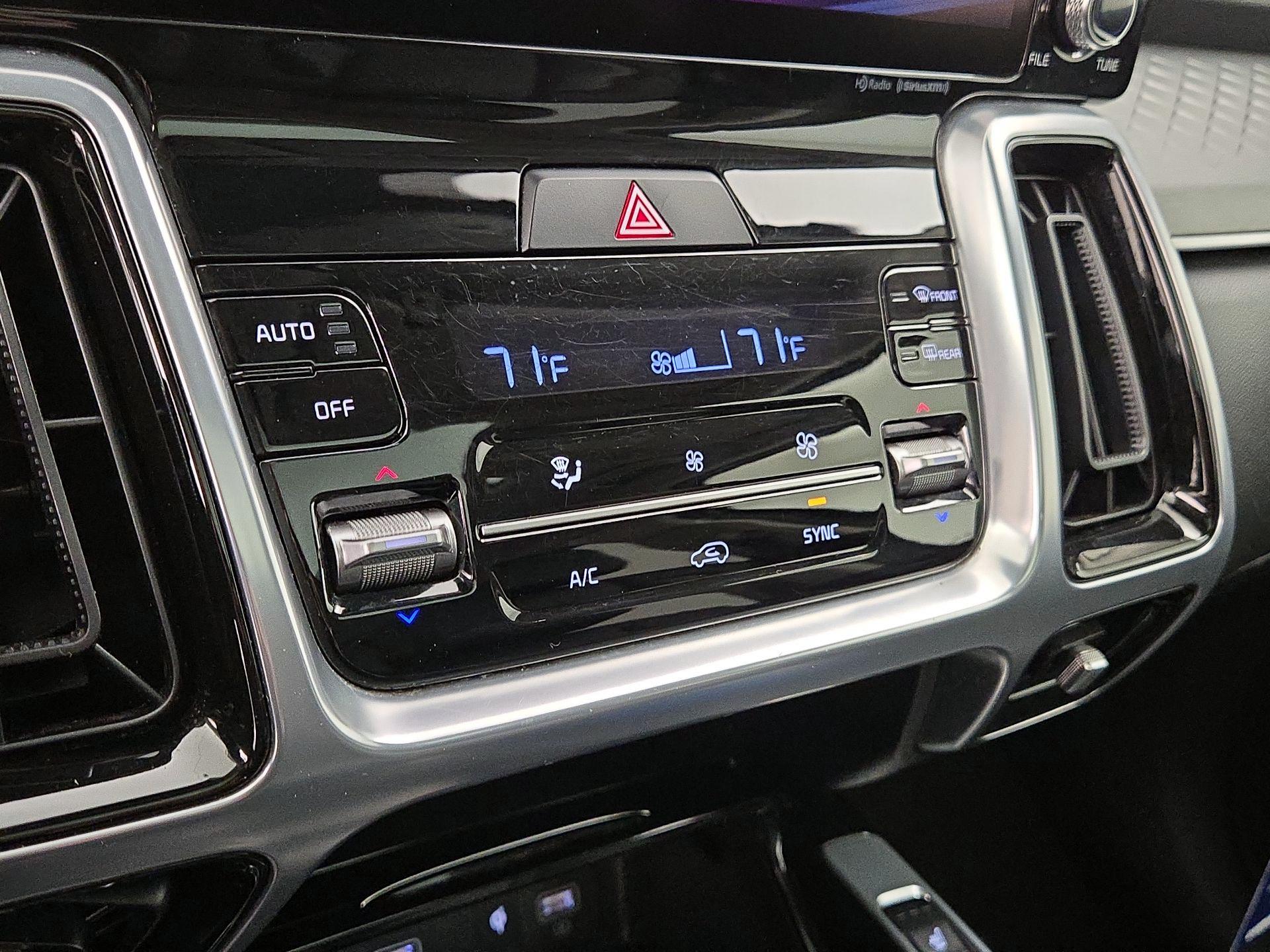 Thumbnail: 2022 Kia Sorento - 17