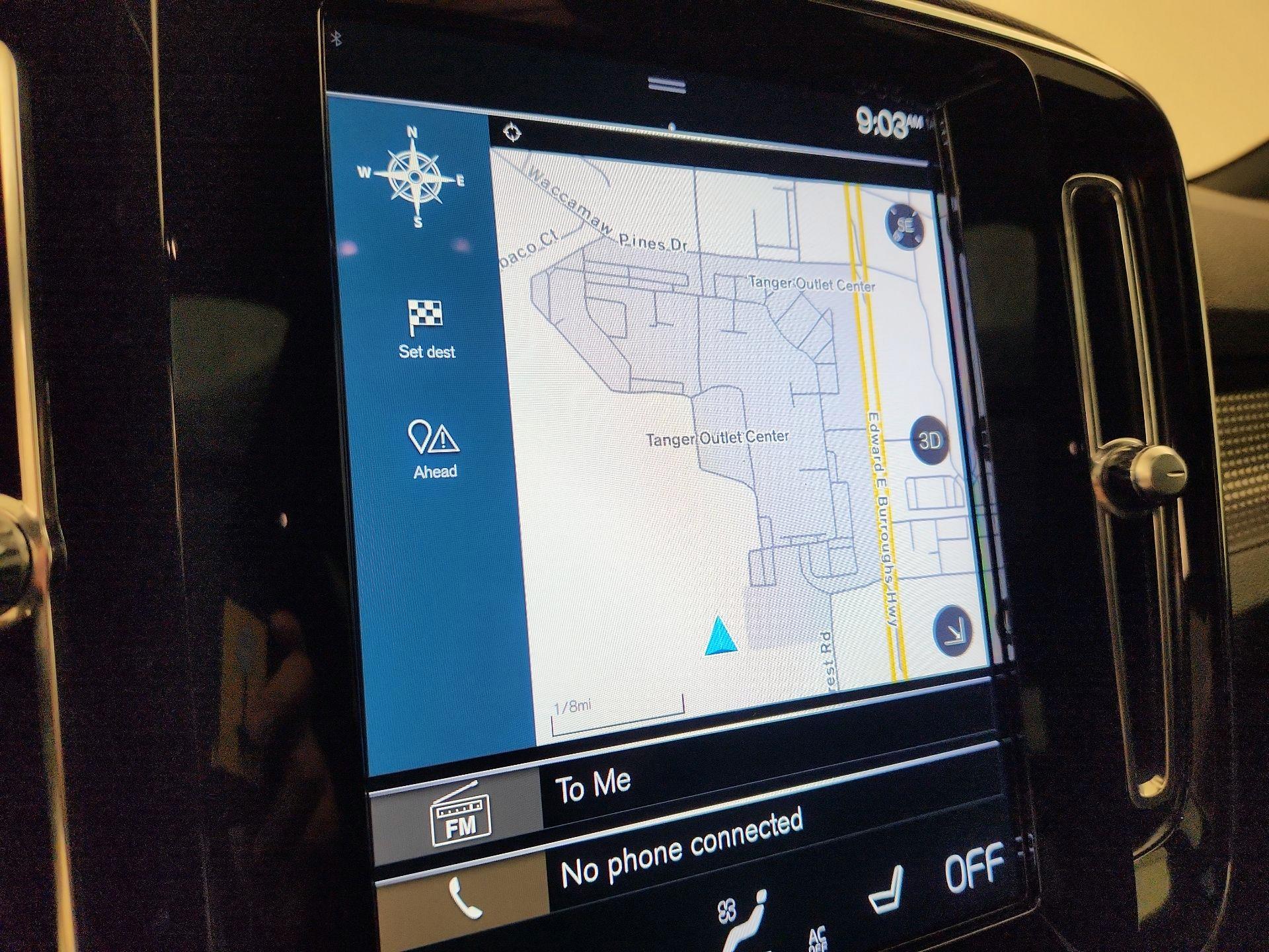 Thumbnail: 2022 Volvo XC40 - 14