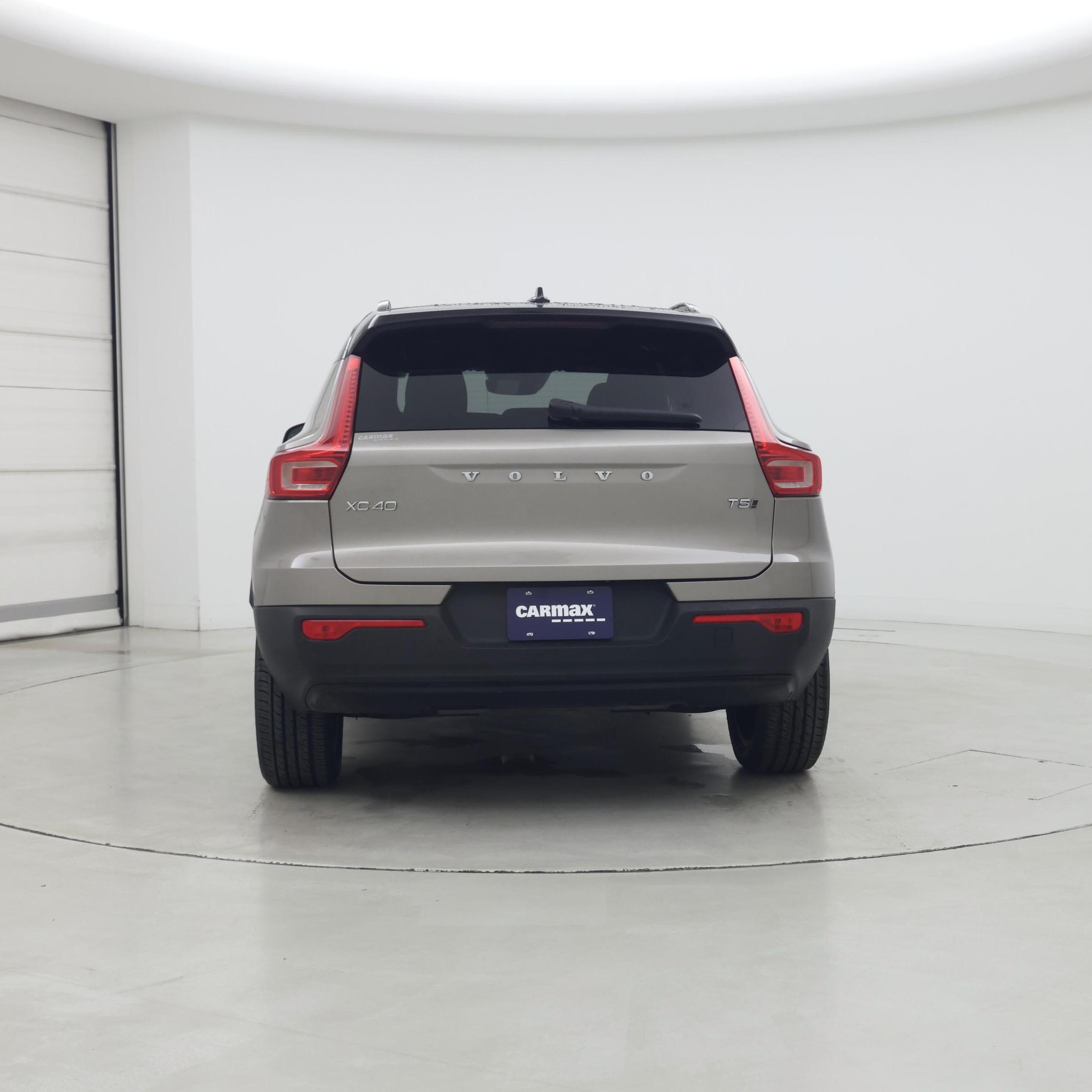 Thumbnail: 2022 Volvo XC40 - 6