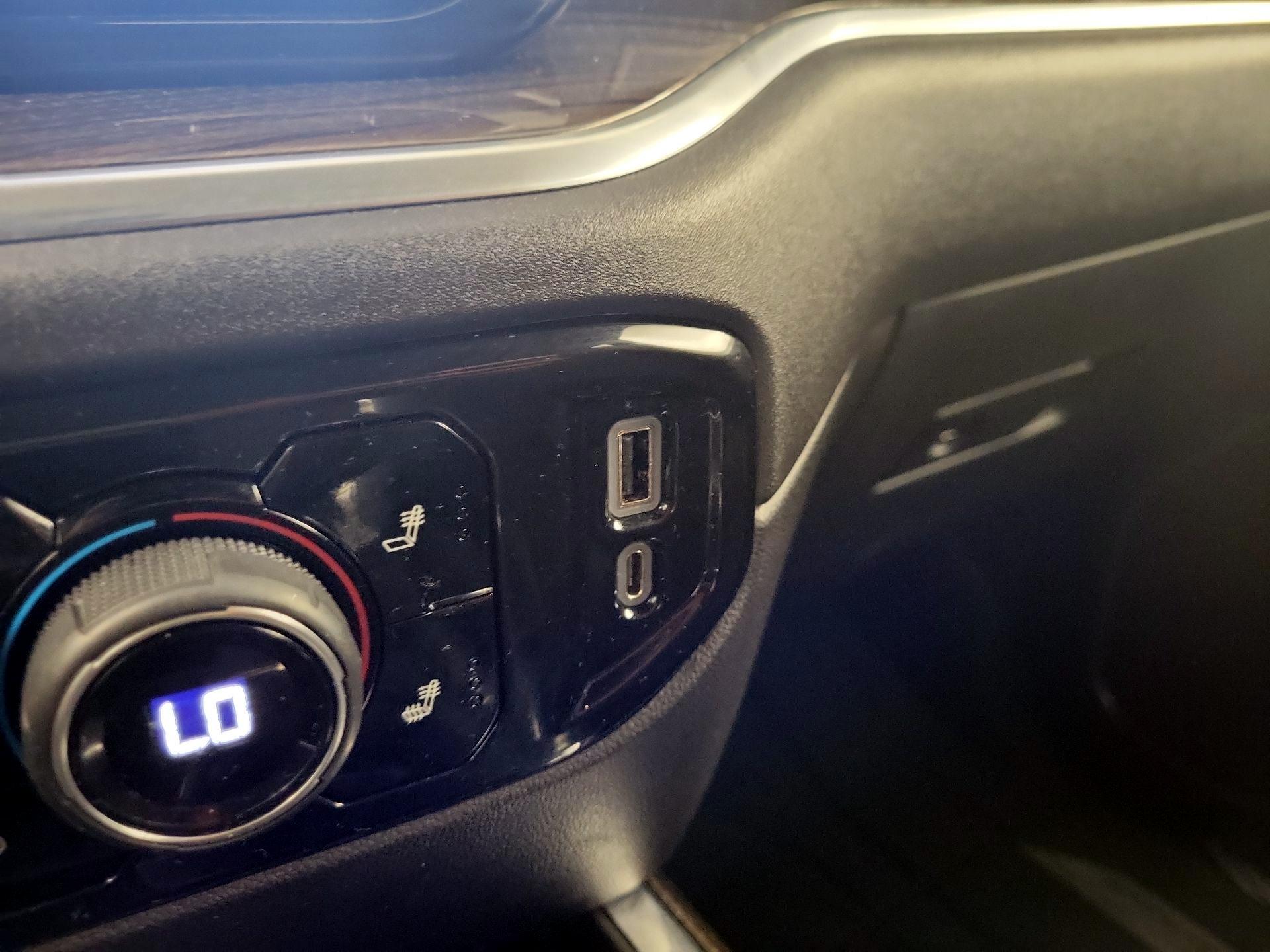 Thumbnail: 2022 Chevrolet Silverado 1500 - 16