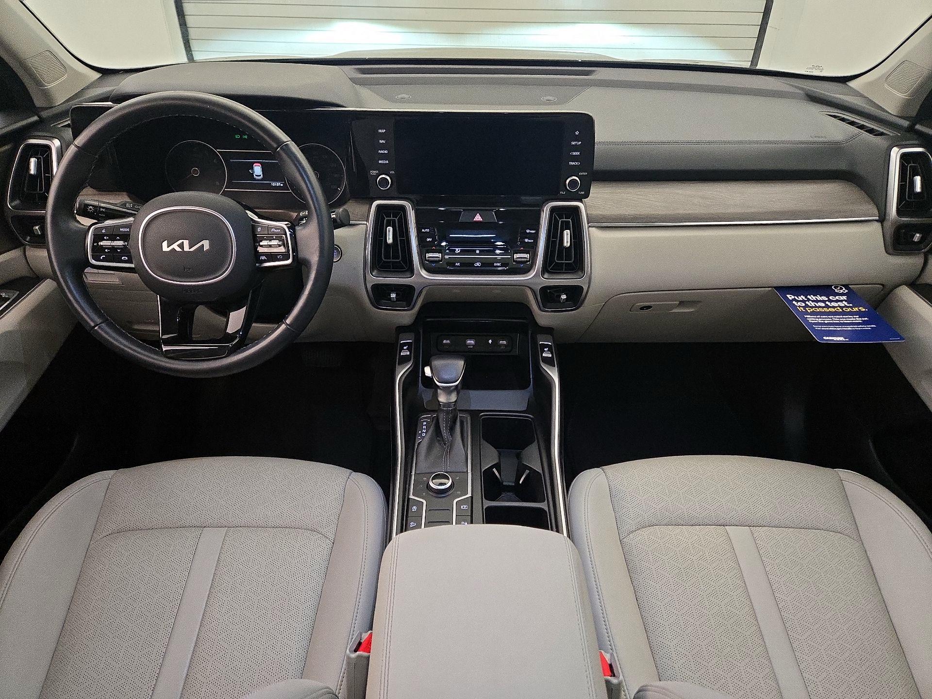 Thumbnail: 2023 Kia Sorento - 9