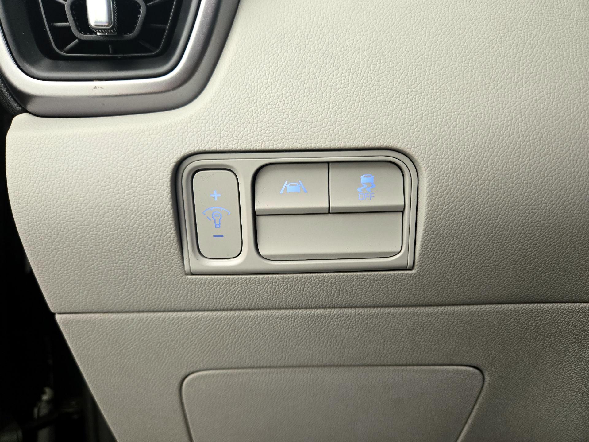 Thumbnail: 2023 Kia Sorento - 13