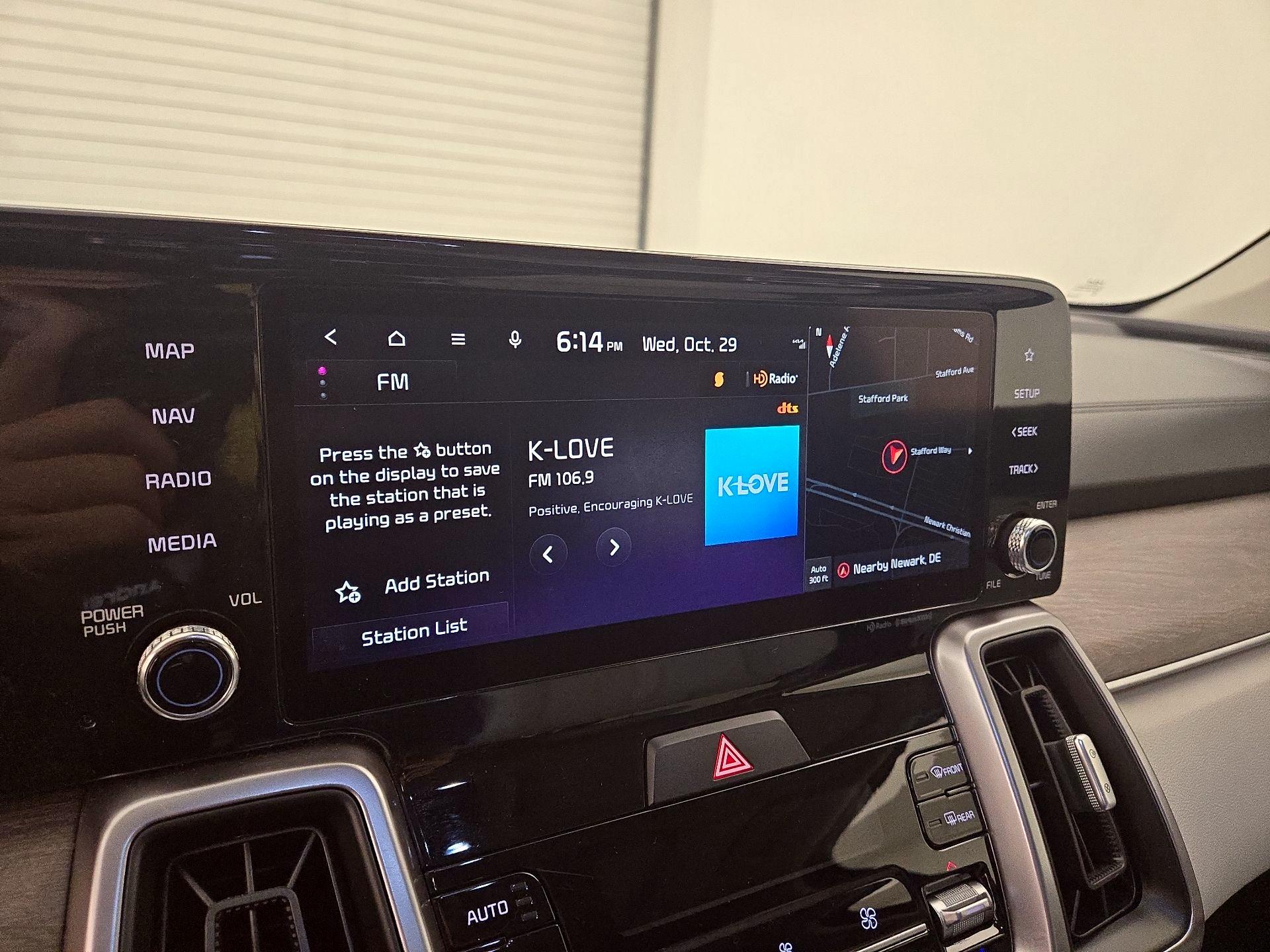 Thumbnail: 2023 Kia Sorento - 16