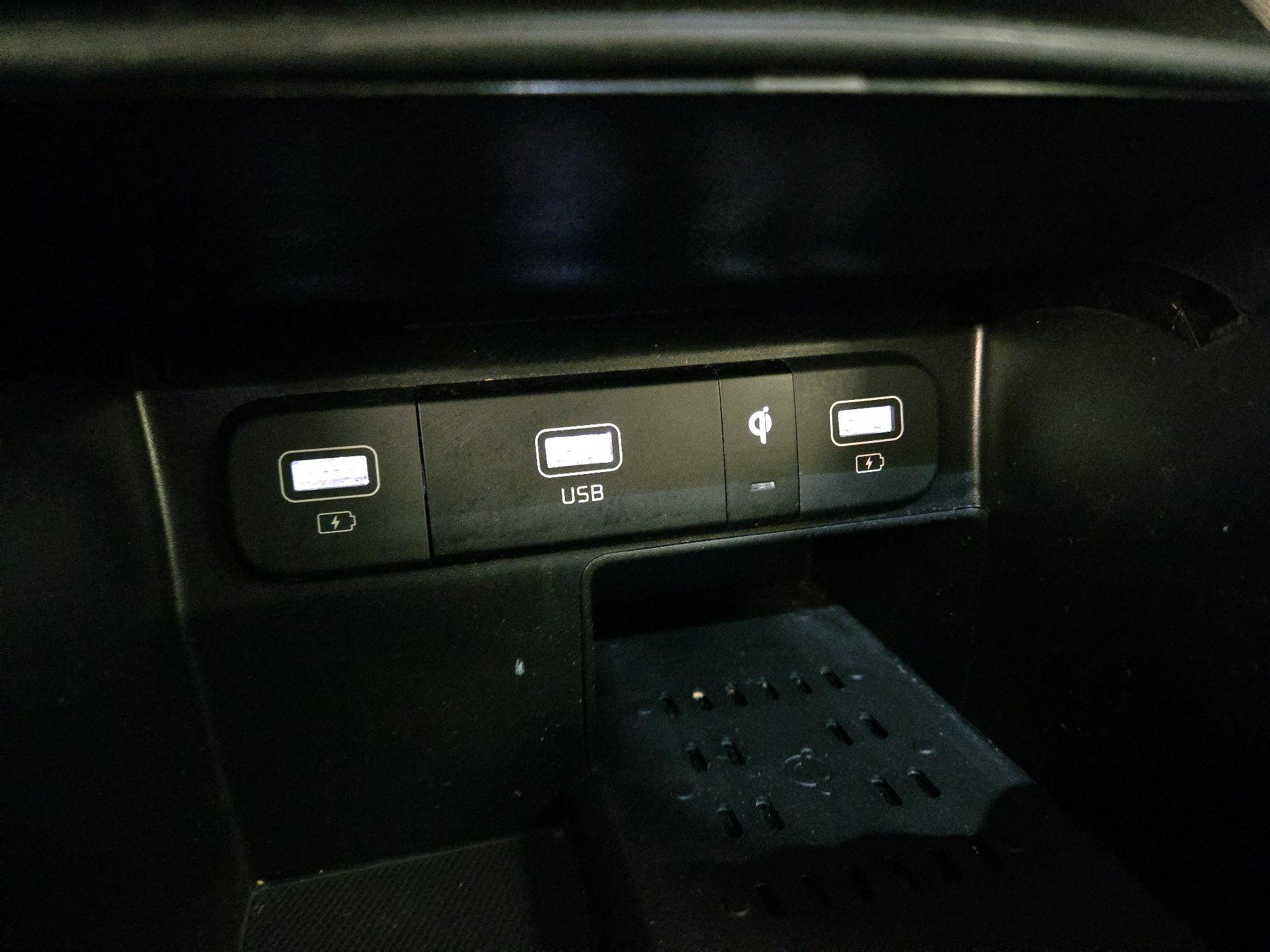 Thumbnail: 2023 Kia Sorento - 19