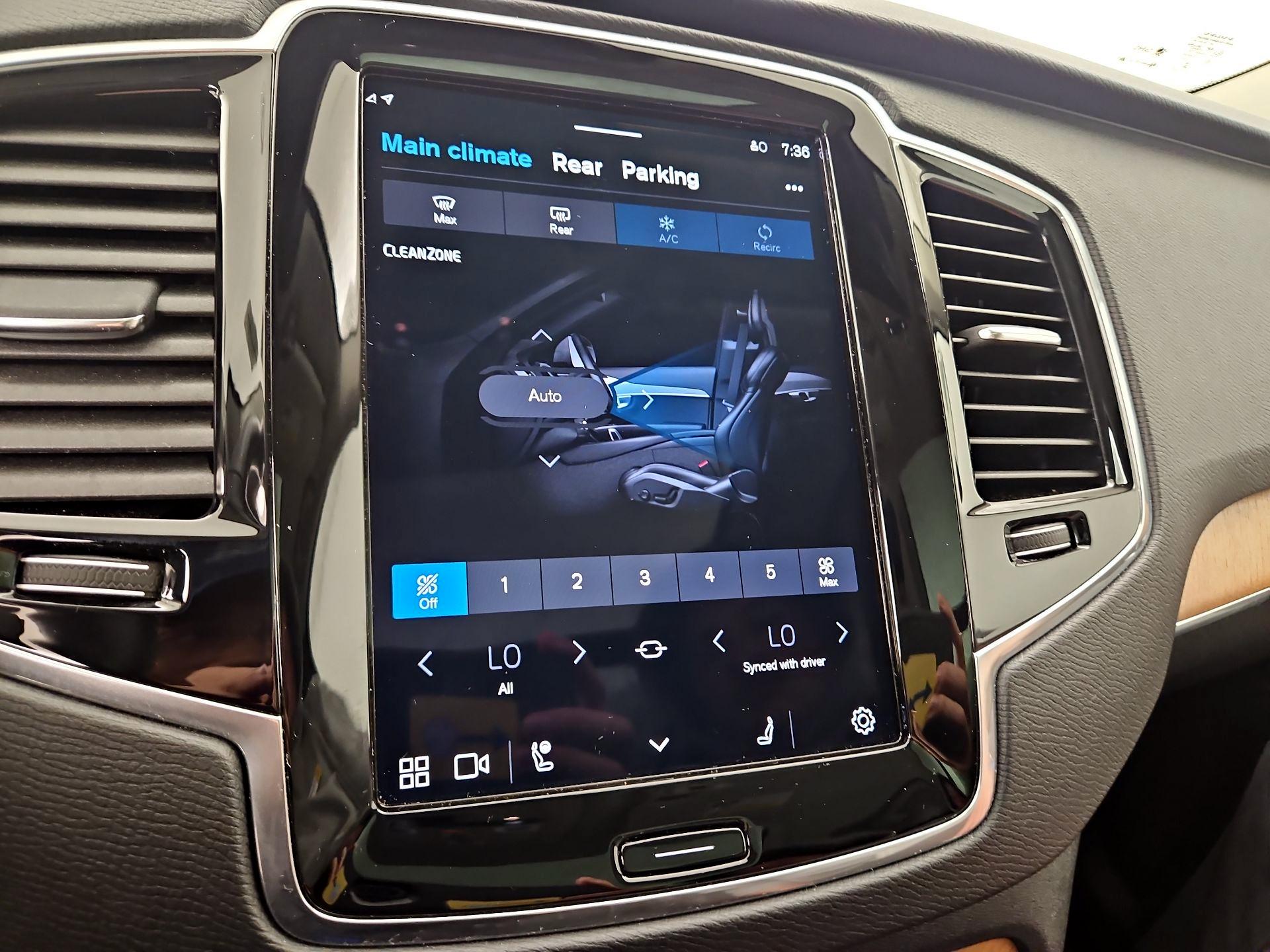 Thumbnail: 2023 Volvo XC90 - 17