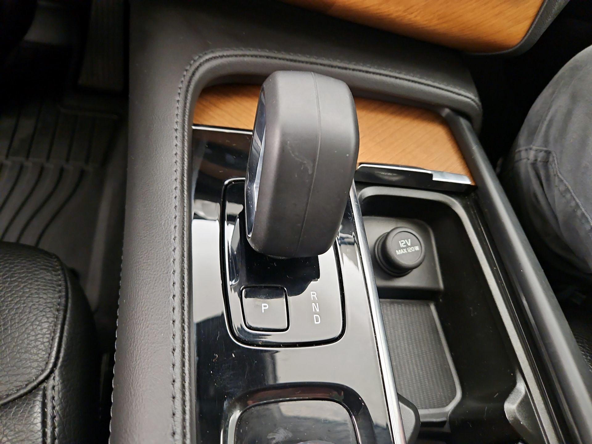 Thumbnail: 2023 Volvo XC90 - 18