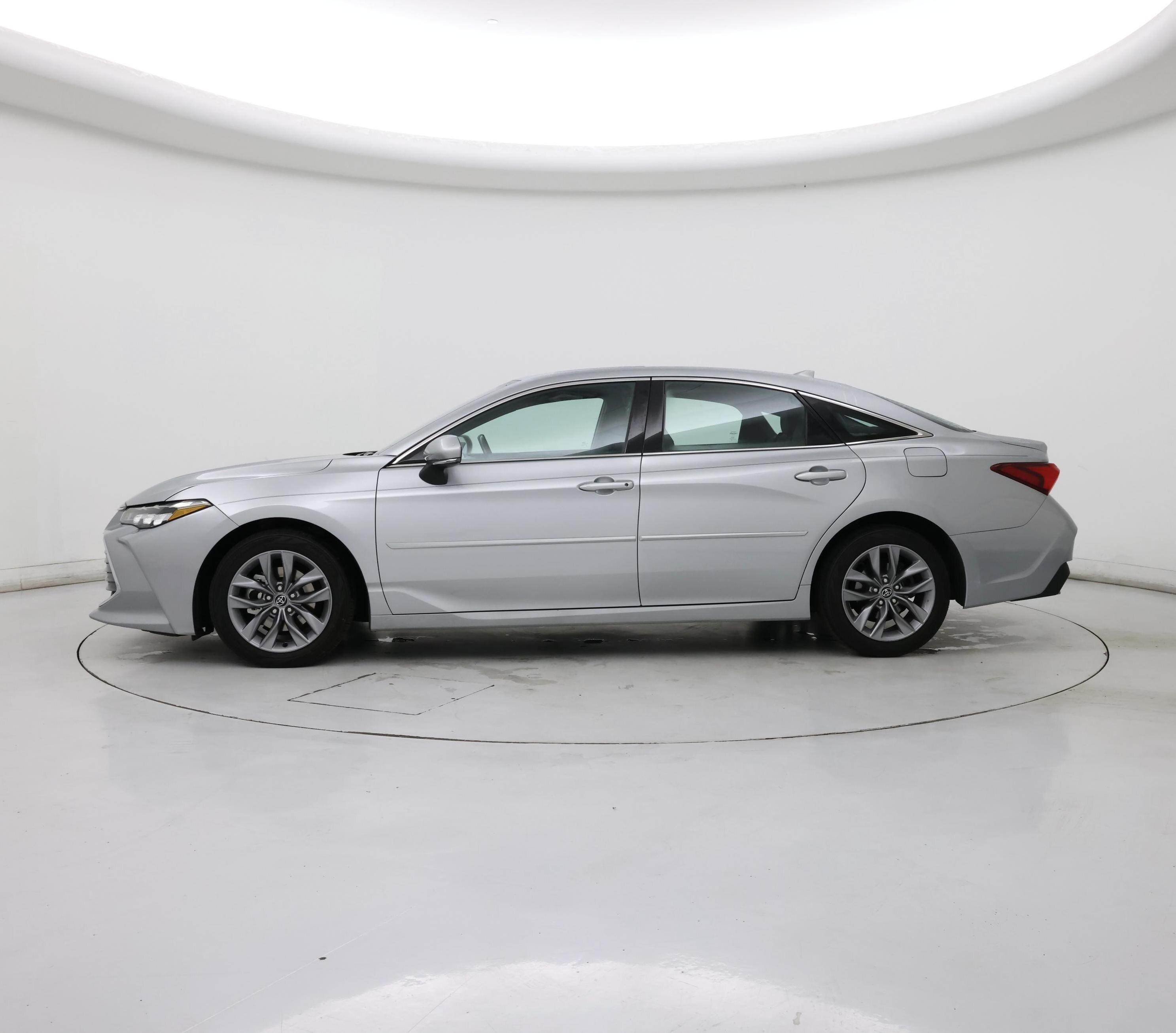 Thumbnail: 2020 Toyota Avalon - 3