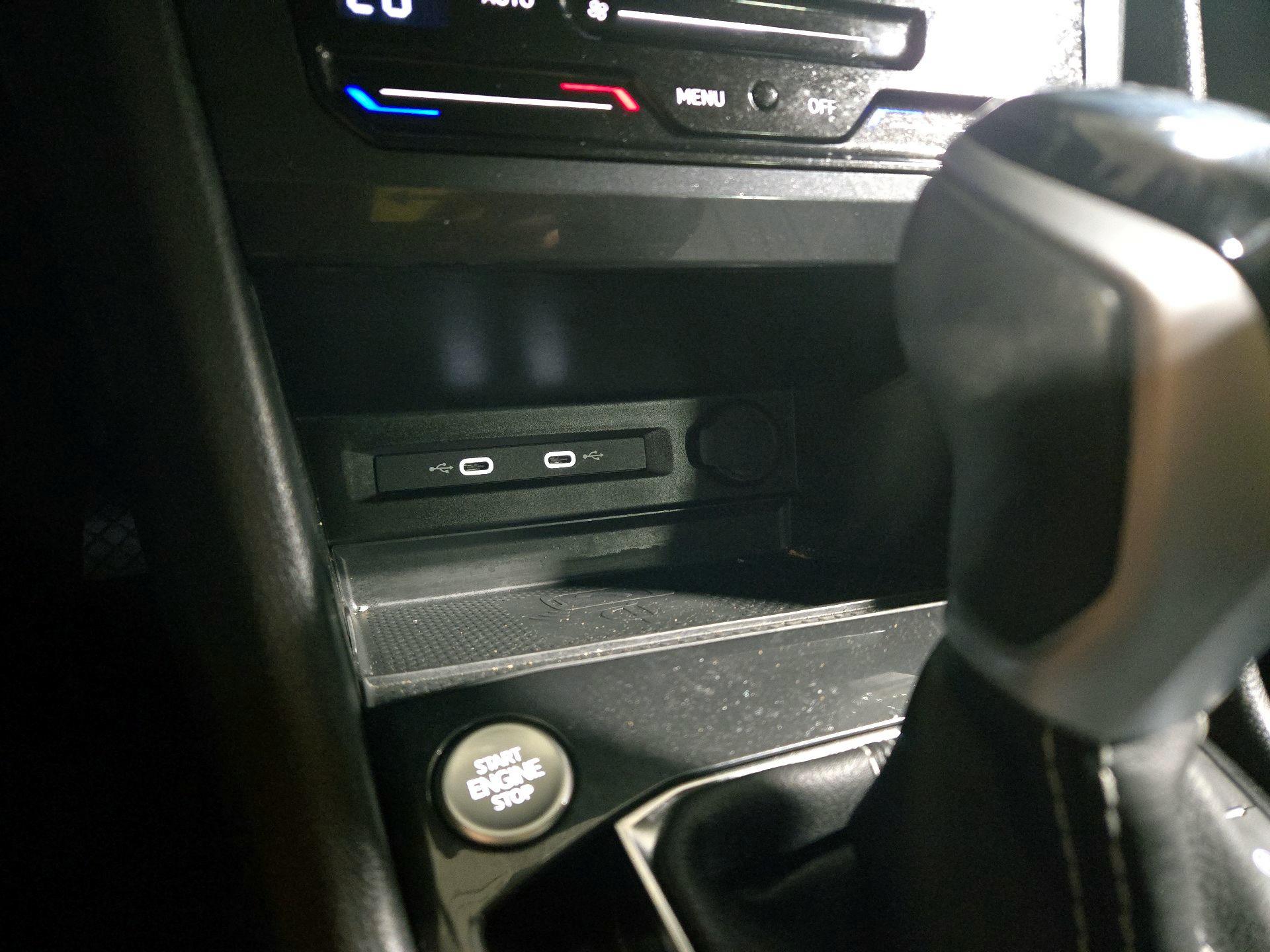 Thumbnail: 2023 Volkswagen Tiguan - 17