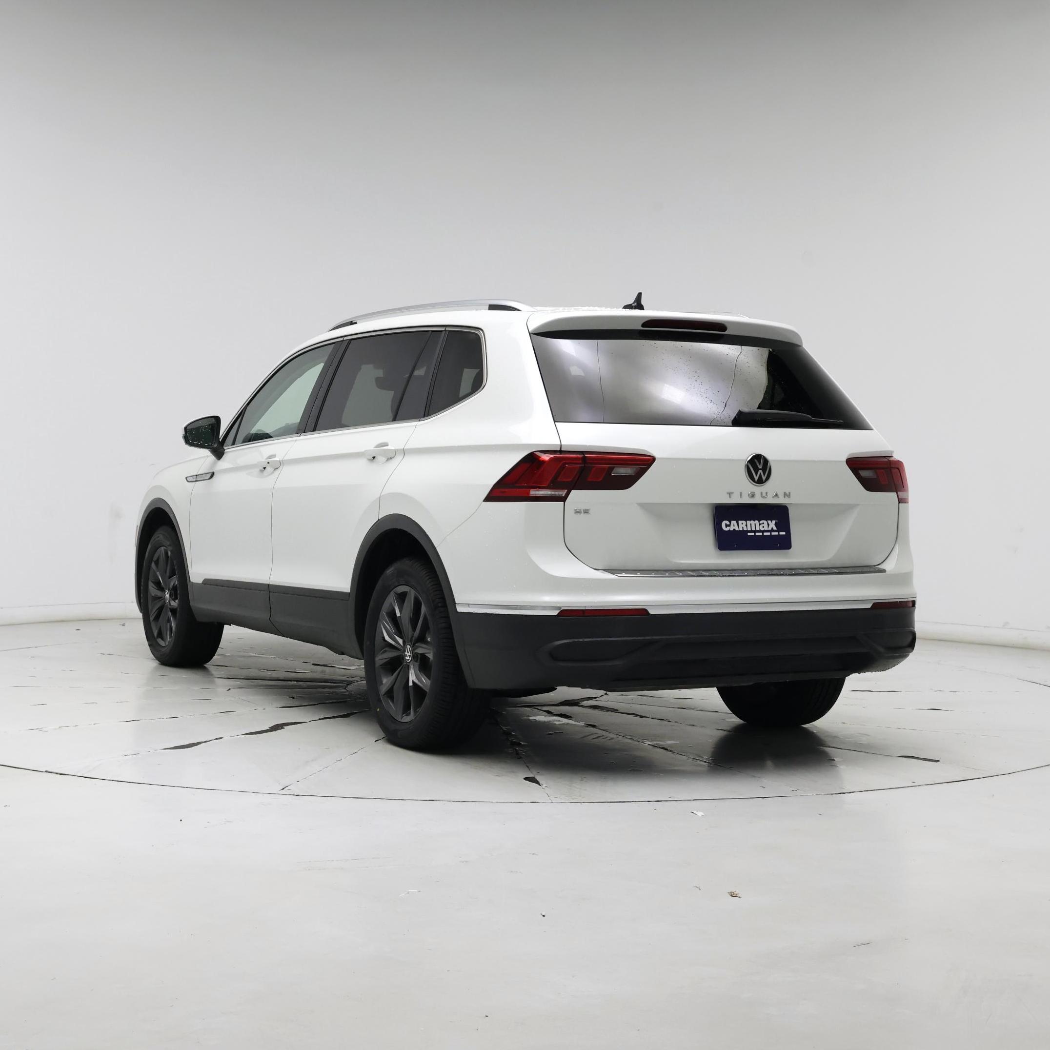 Thumbnail: 2023 Volkswagen Tiguan - 2