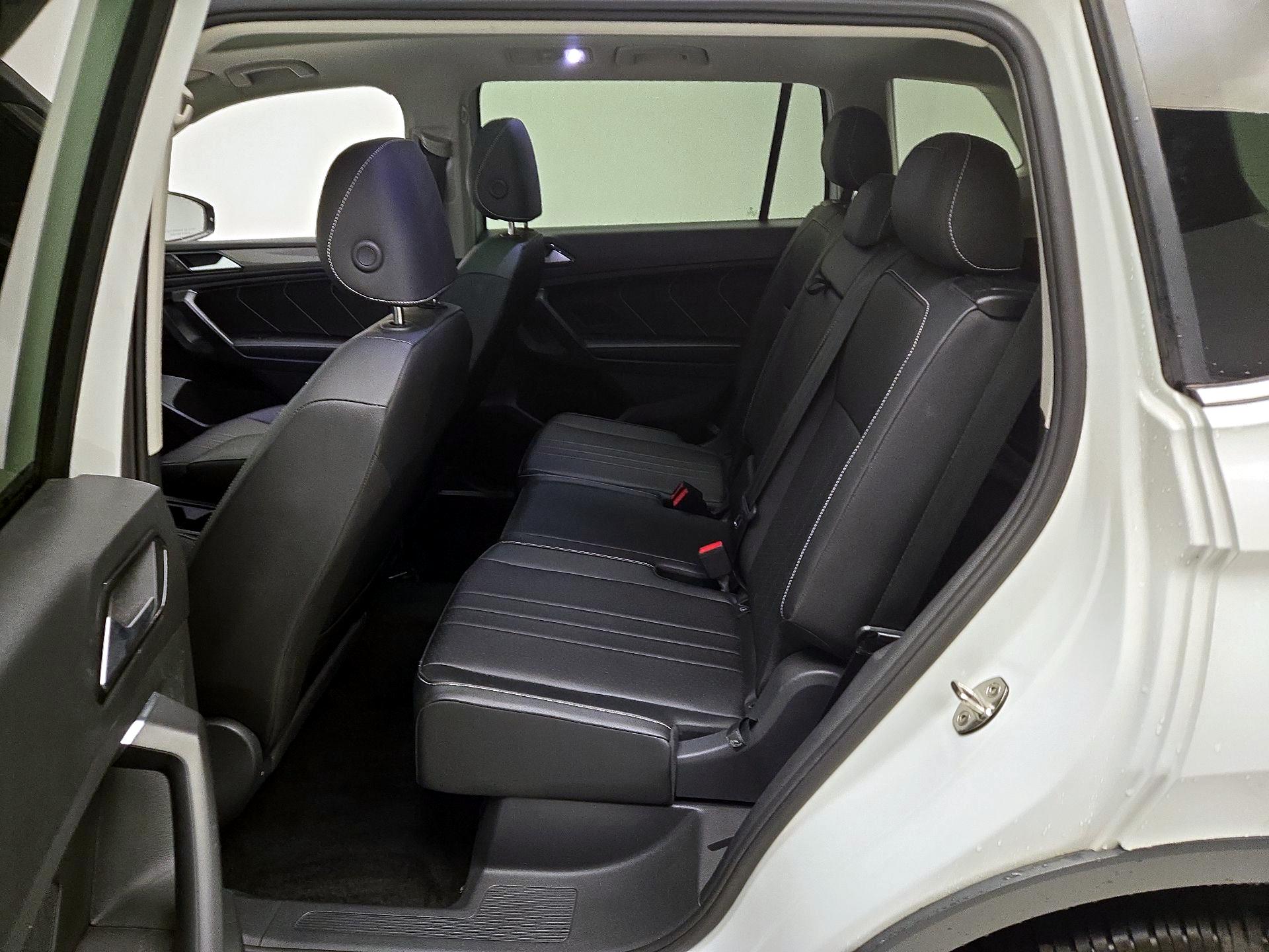 Thumbnail: 2023 Volkswagen Tiguan - 19