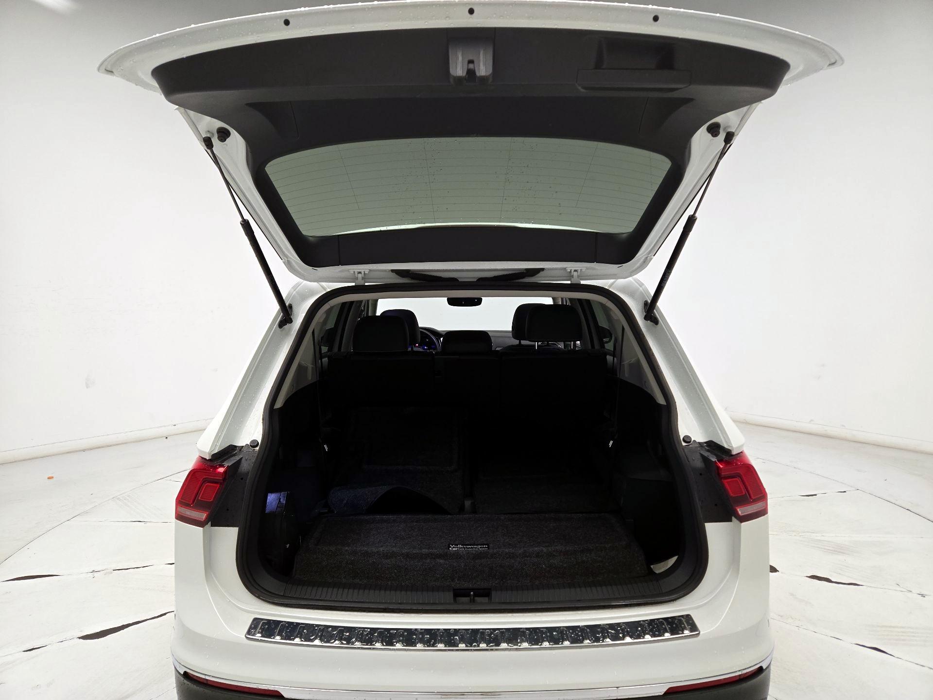 Thumbnail: 2023 Volkswagen Tiguan - 20