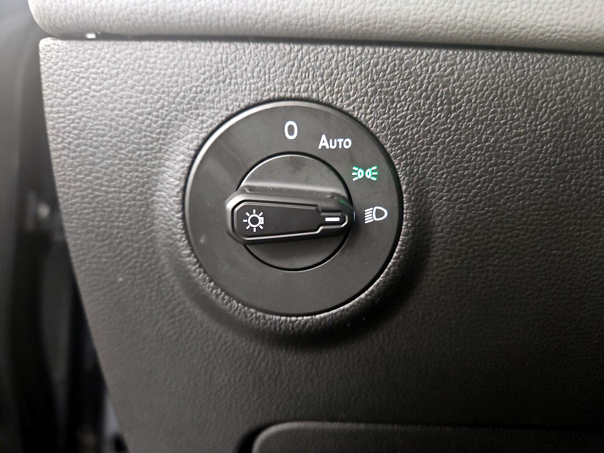 Thumbnail: 2022 Volkswagen Taos - 13