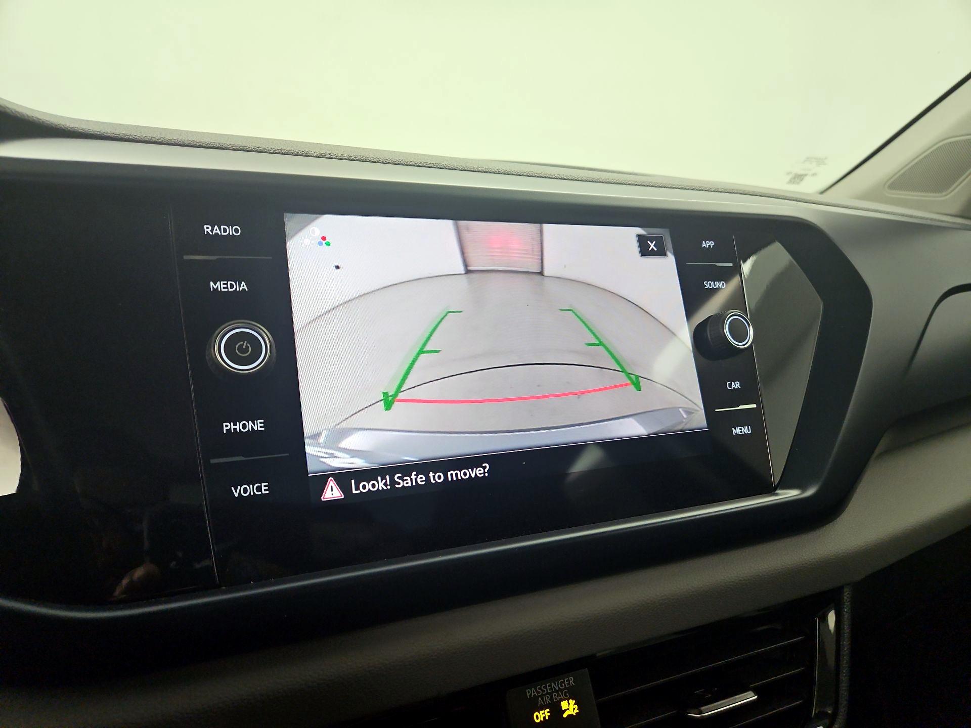 Thumbnail: 2022 Volkswagen Taos - 14