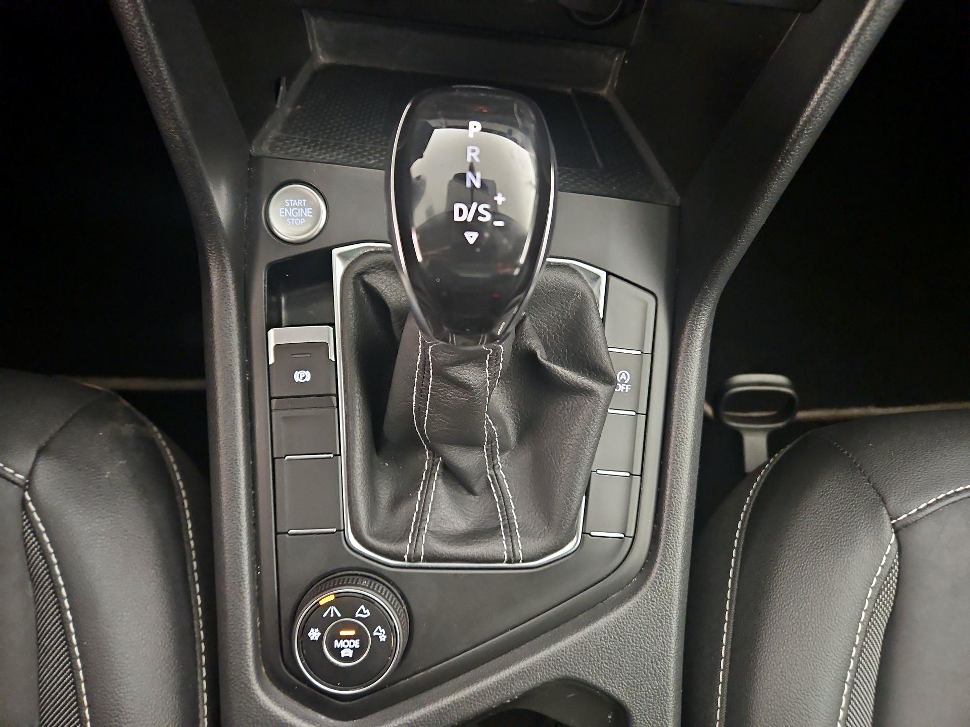 Thumbnail: 2022 Volkswagen Taos - 17