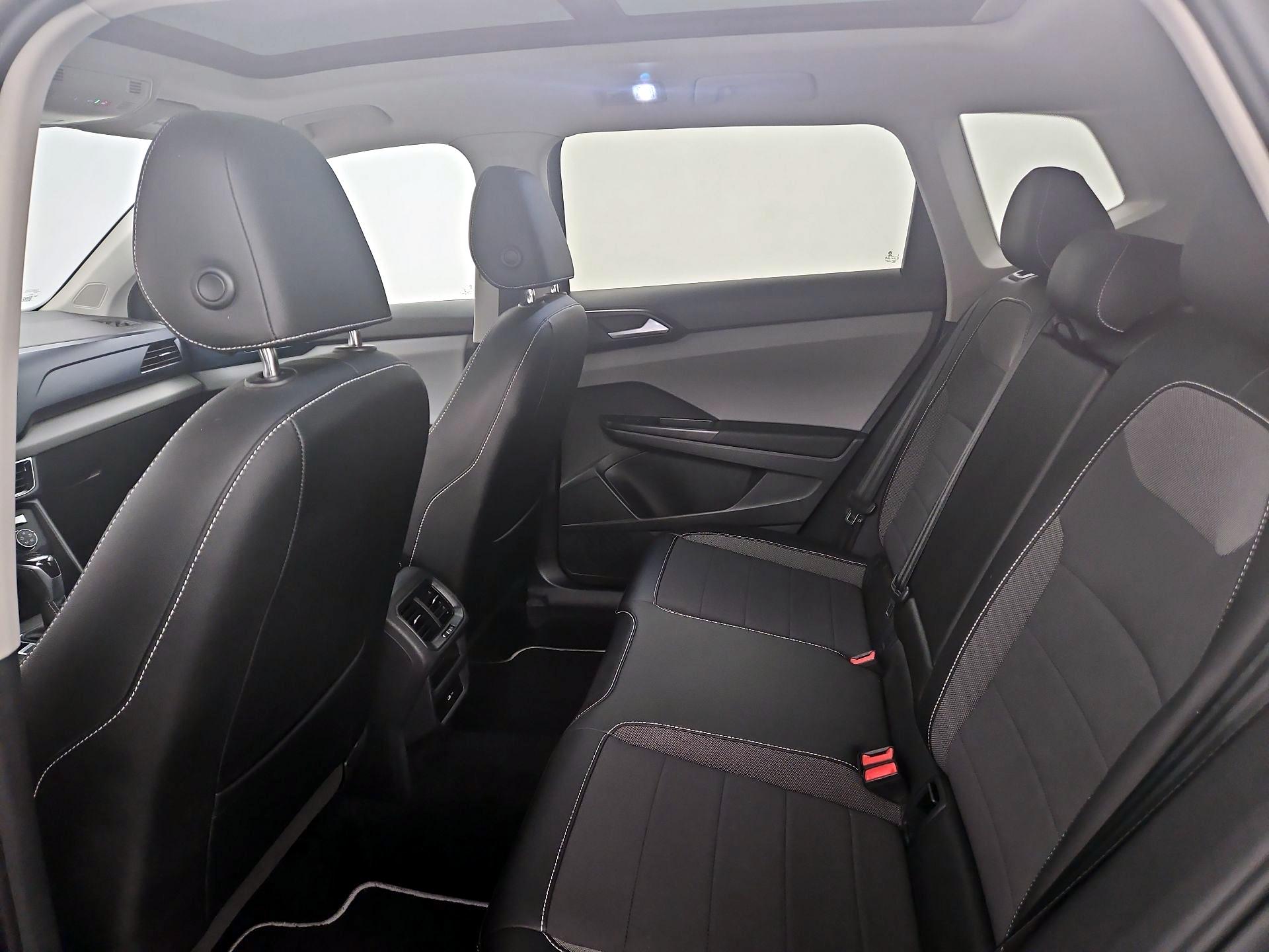 Thumbnail: 2022 Volkswagen Taos - 20