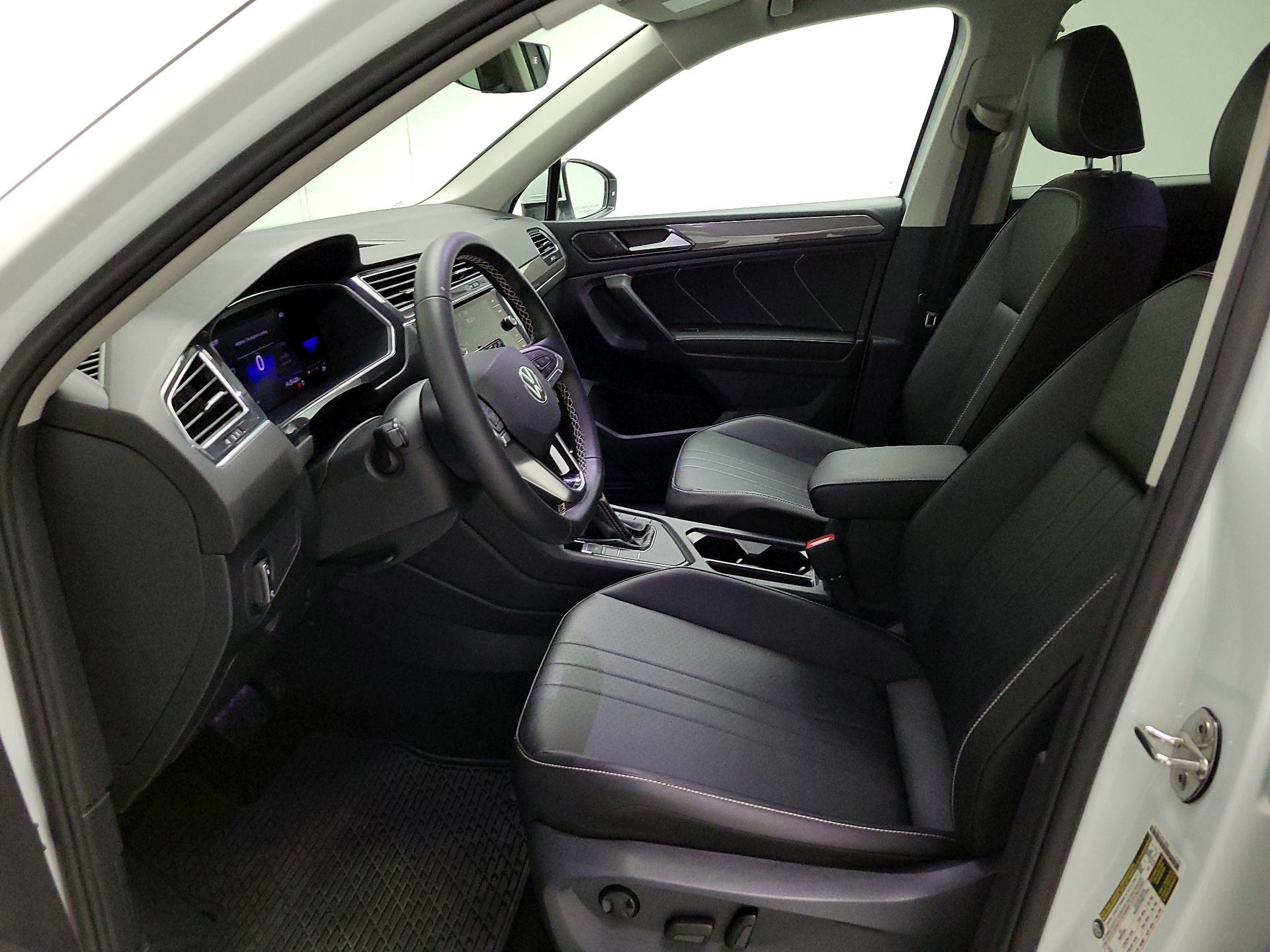 Thumbnail: 2022 Volkswagen Tiguan - 11