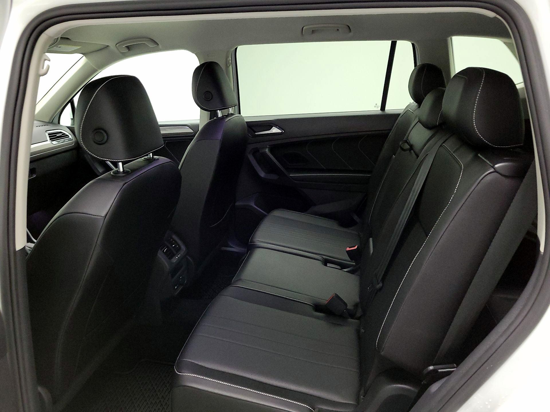 Thumbnail: 2022 Volkswagen Tiguan - 17