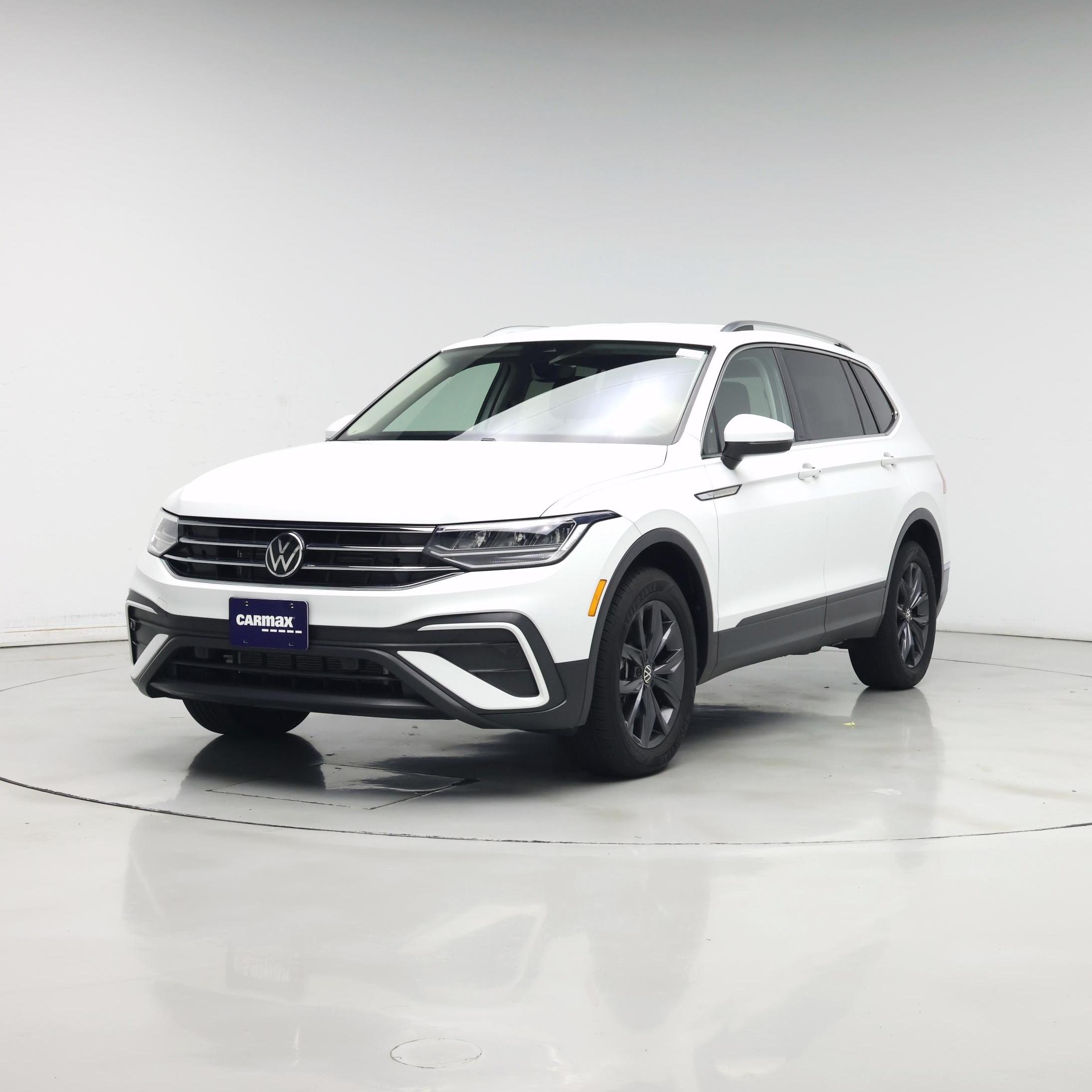 Thumbnail: 2022 Volkswagen Tiguan - 4
