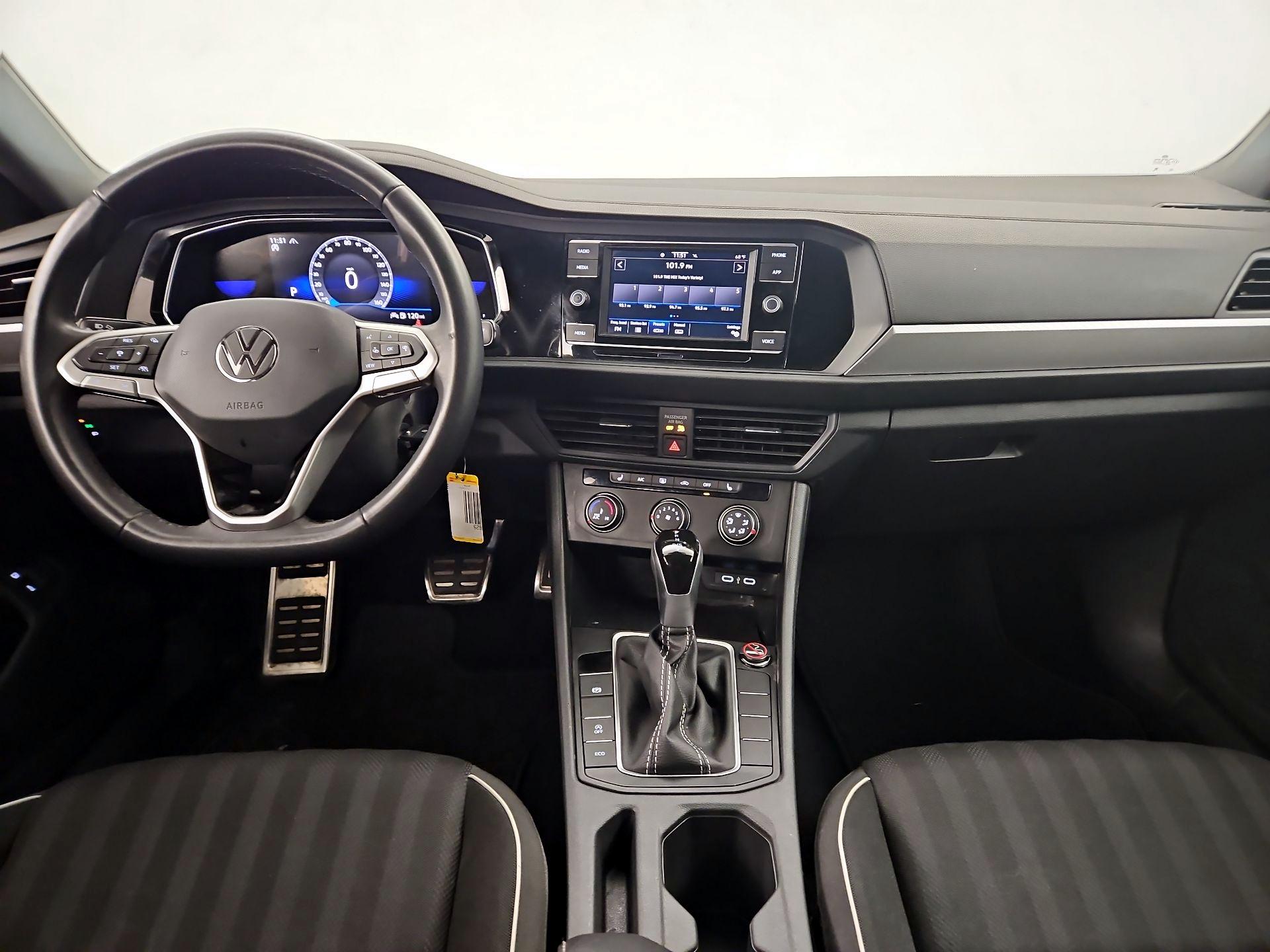 Thumbnail: 2024 Volkswagen Jetta - 9