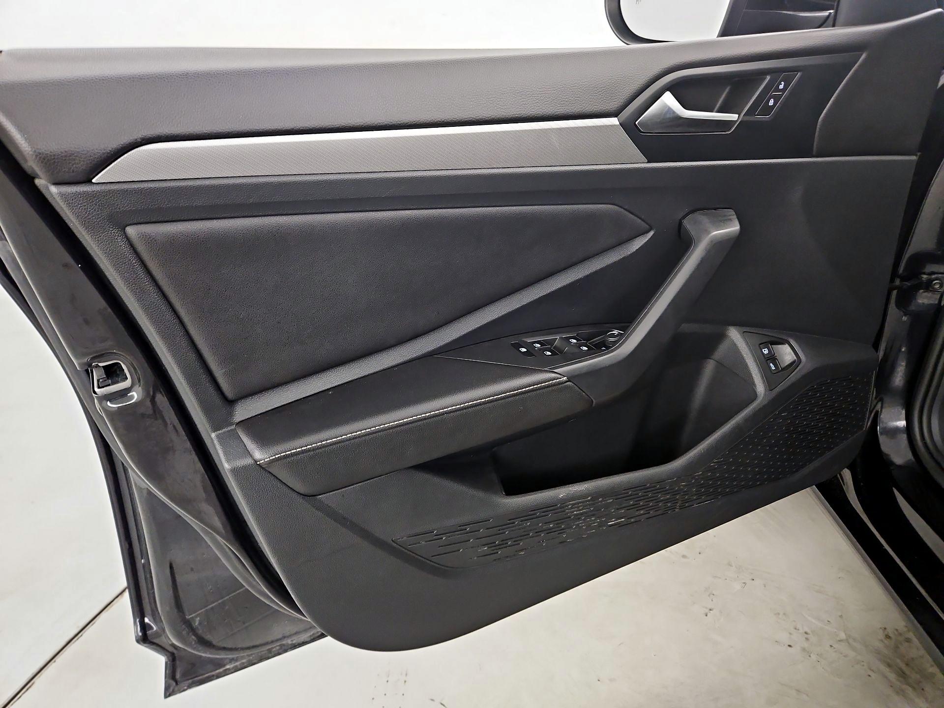 Thumbnail: 2024 Volkswagen Jetta - 12