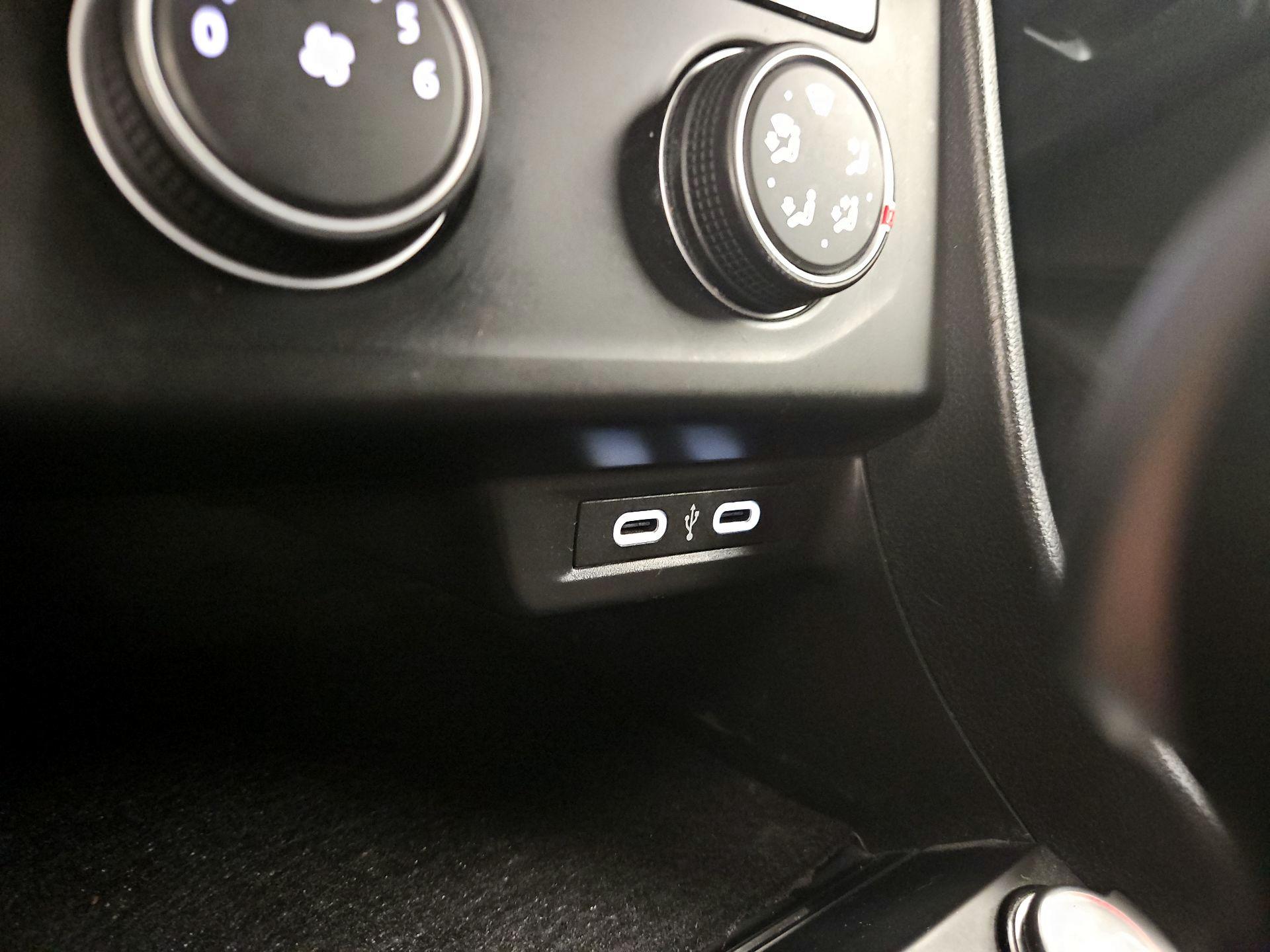 Thumbnail: 2024 Volkswagen Jetta - 18