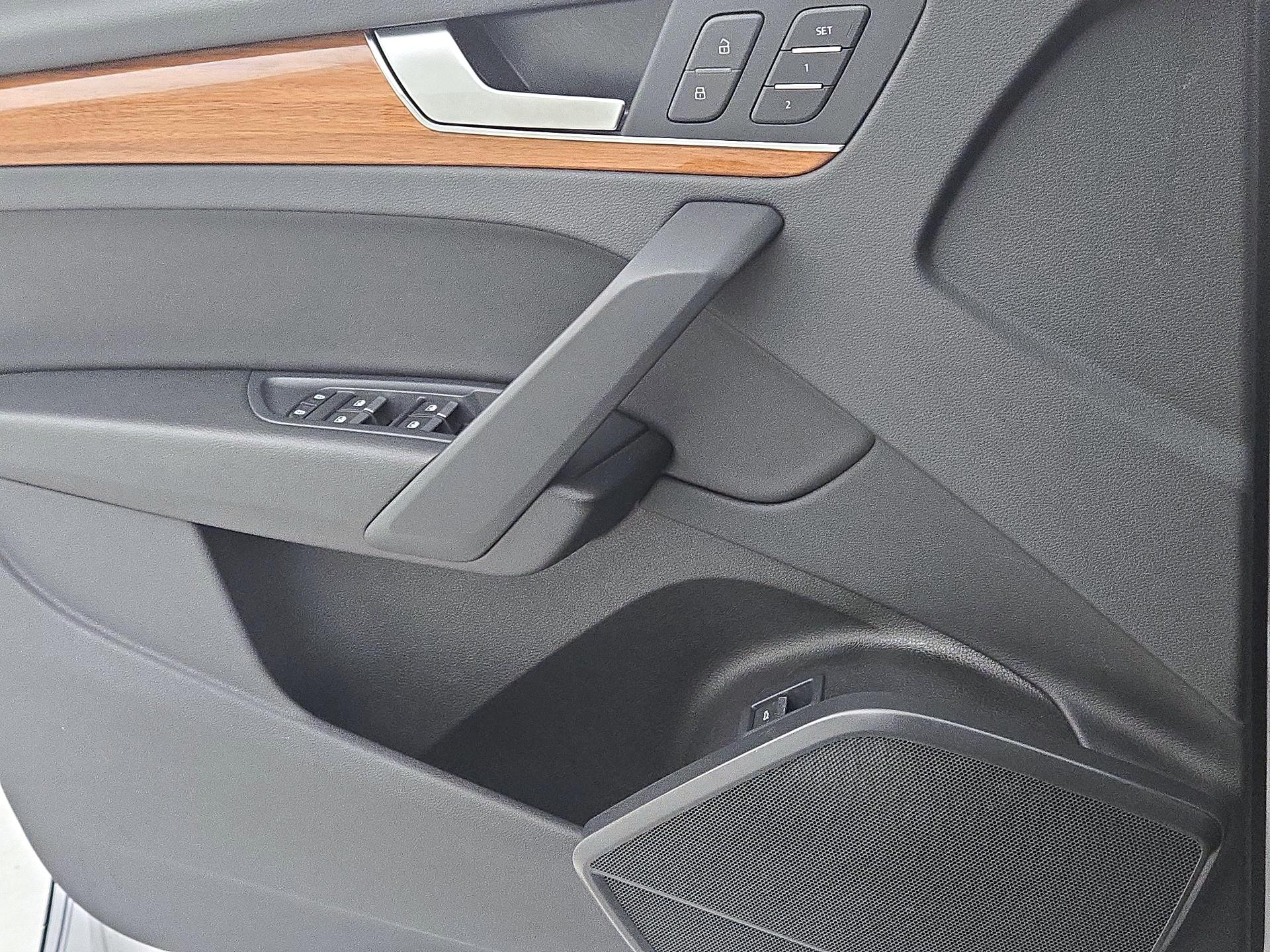 Thumbnail: 2022 Audi Q5 - 12