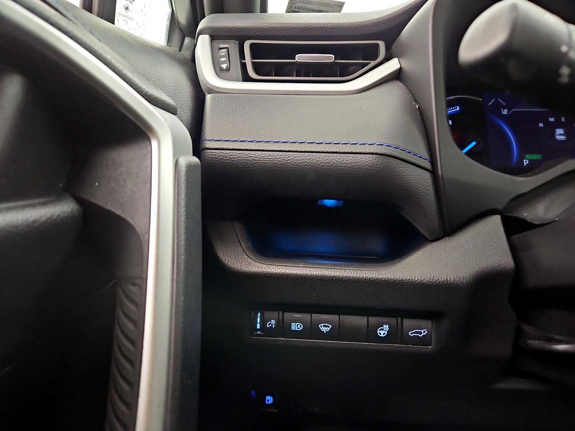 Thumbnail: 2021 Toyota RAV4 - 13