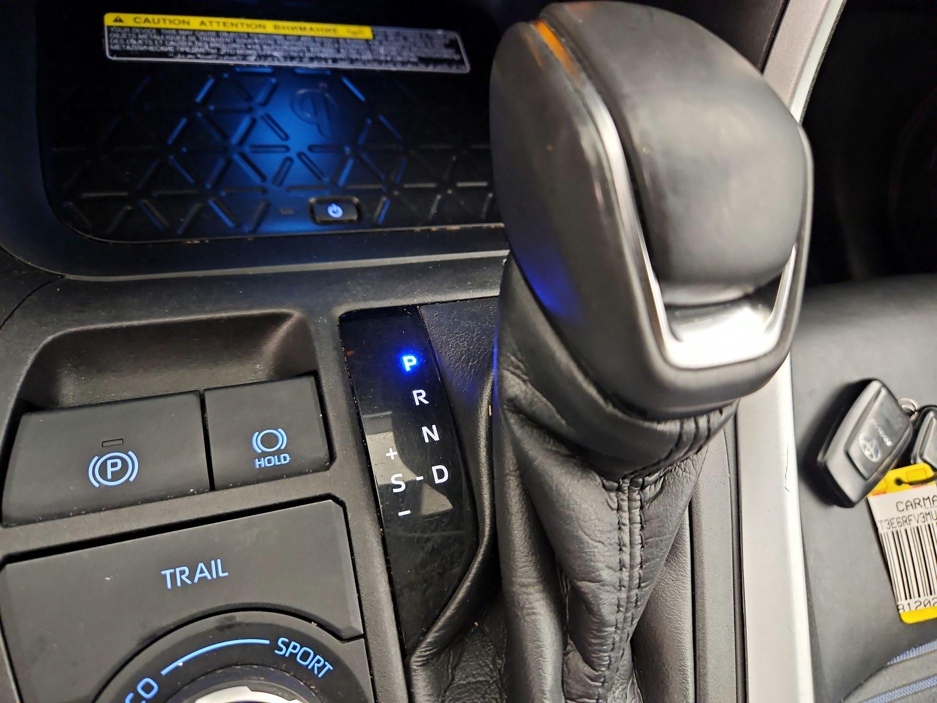 Thumbnail: 2021 Toyota RAV4 - 17