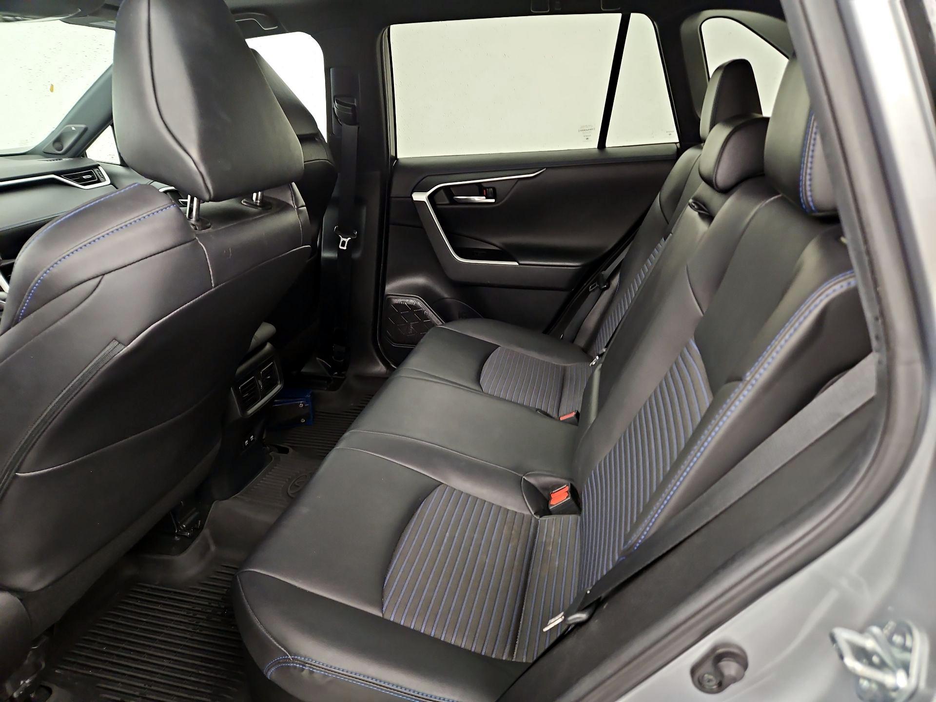 Thumbnail: 2021 Toyota RAV4 - 20