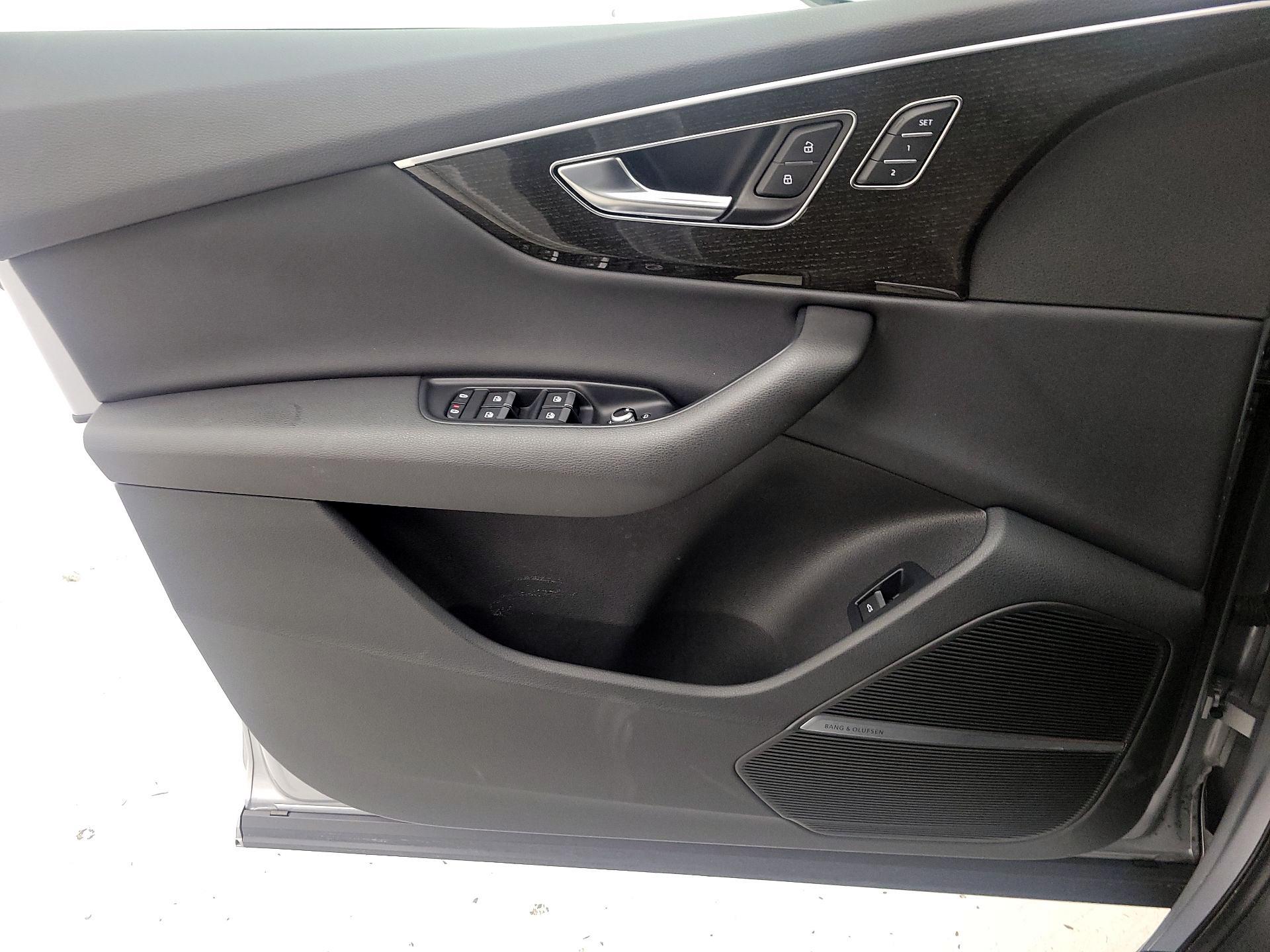 Thumbnail: 2022 Audi Q7 - 12