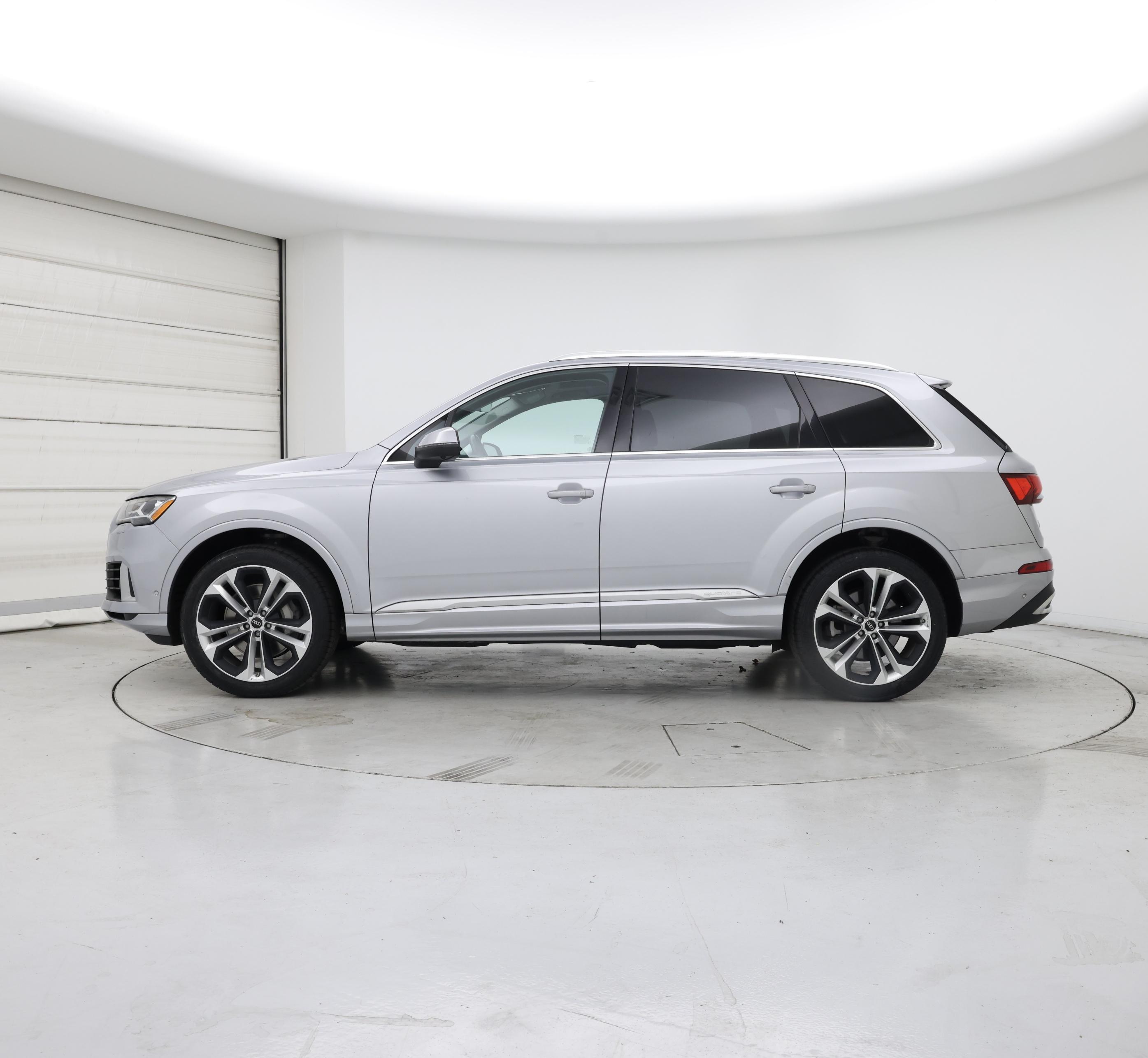 Thumbnail: 2022 Audi Q7 - 3