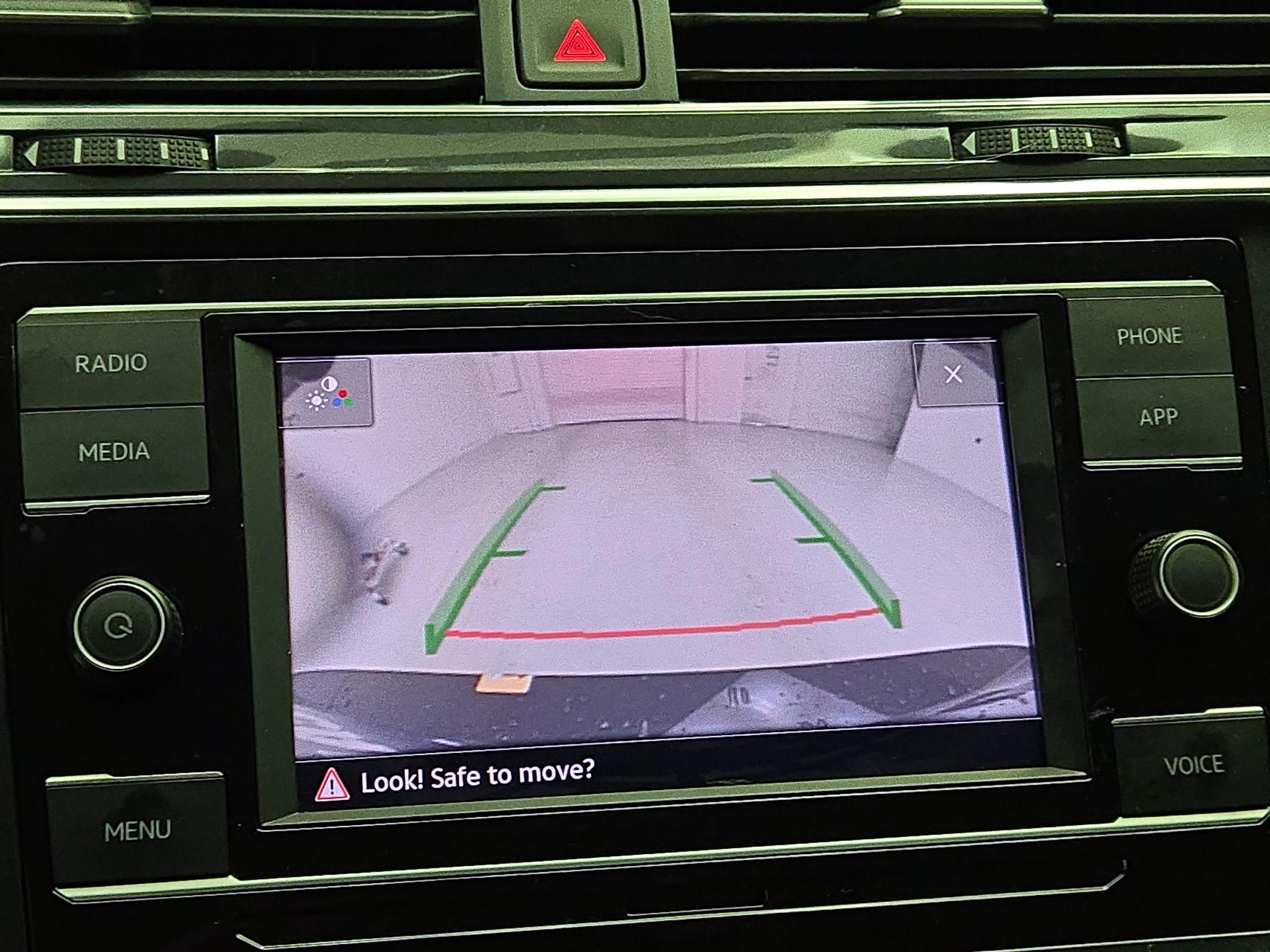 Thumbnail: 2022 Volkswagen Tiguan - 14