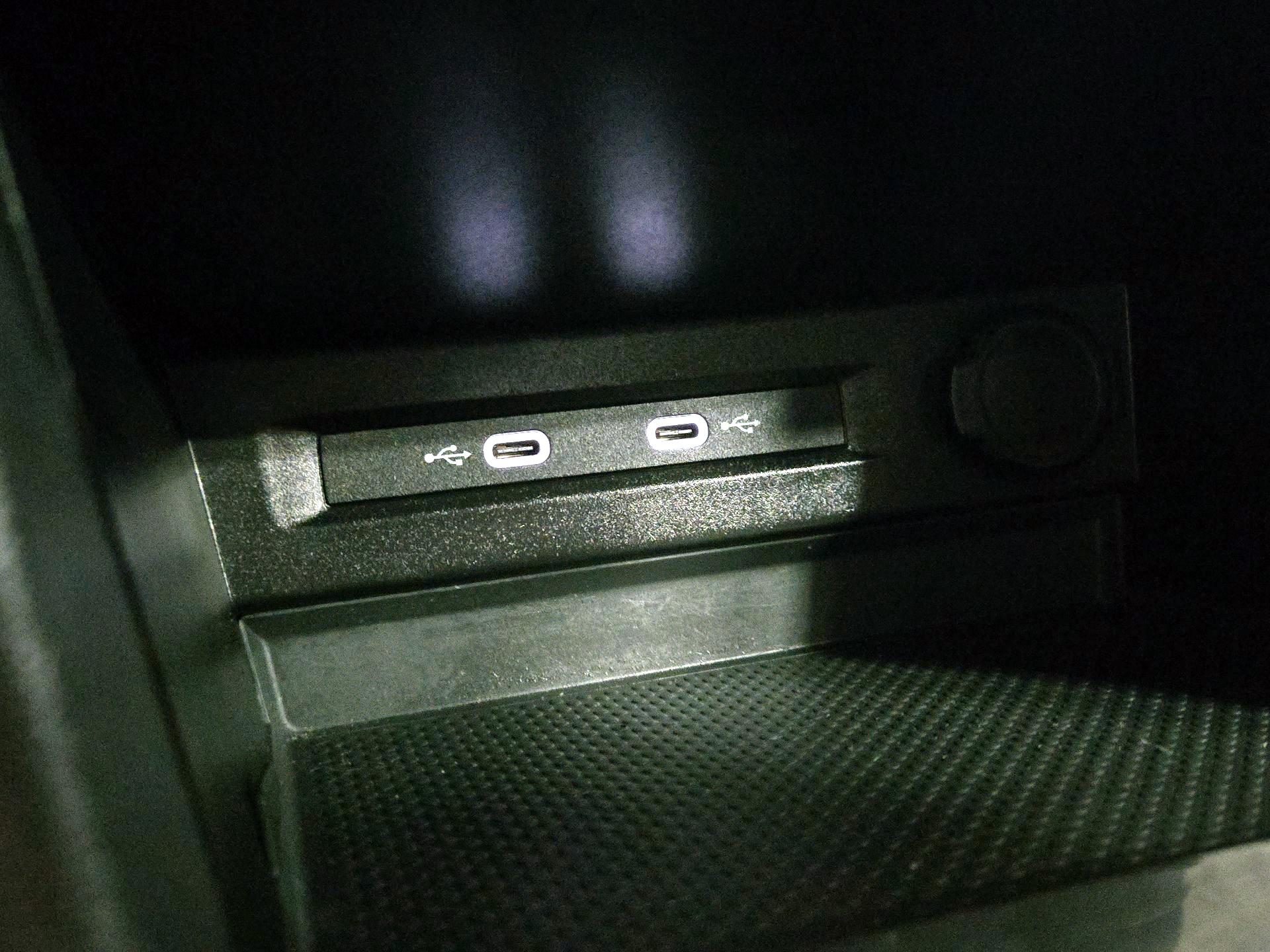 Thumbnail: 2022 Volkswagen Tiguan - 18