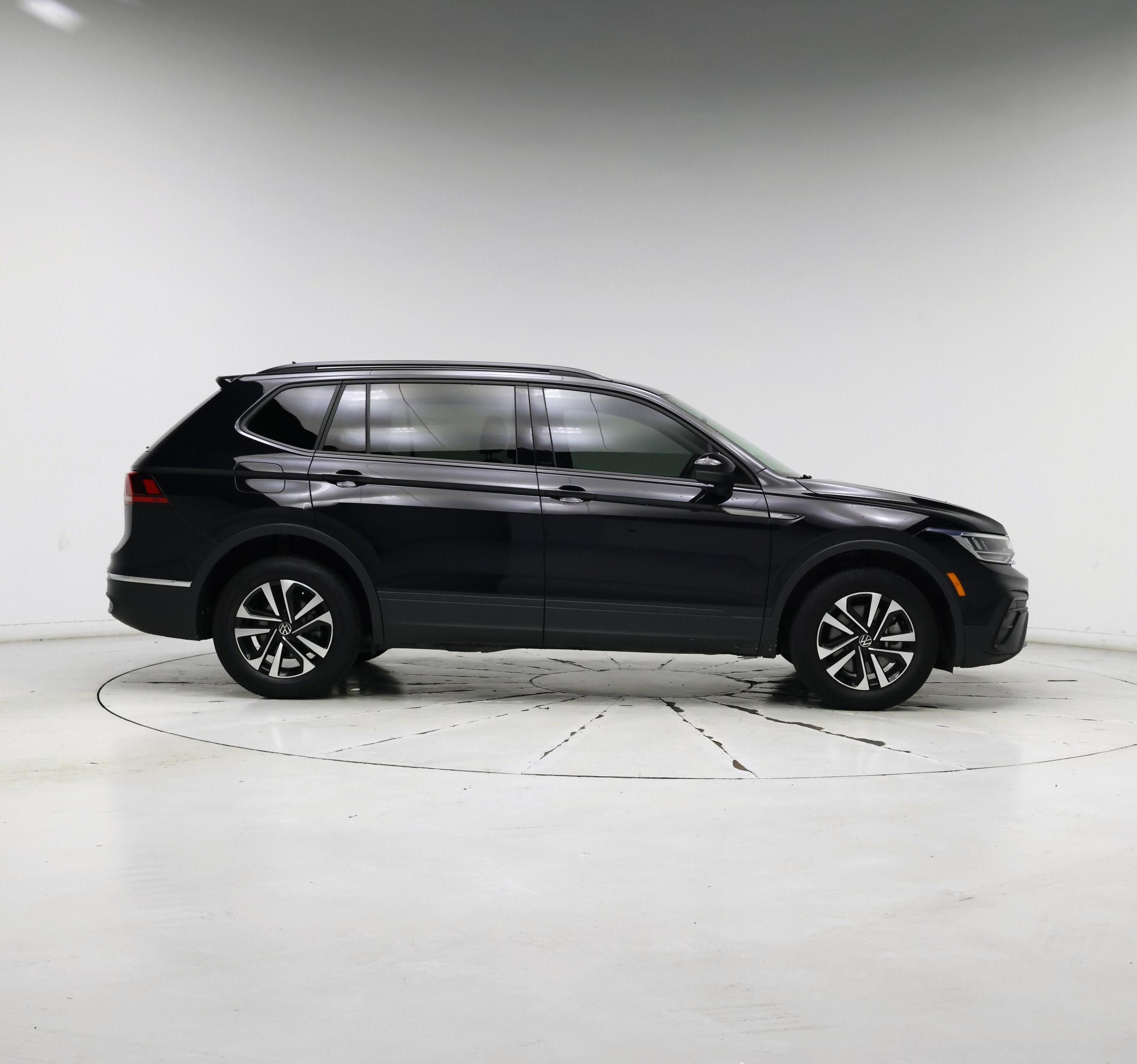 Thumbnail: 2022 Volkswagen Tiguan - 7