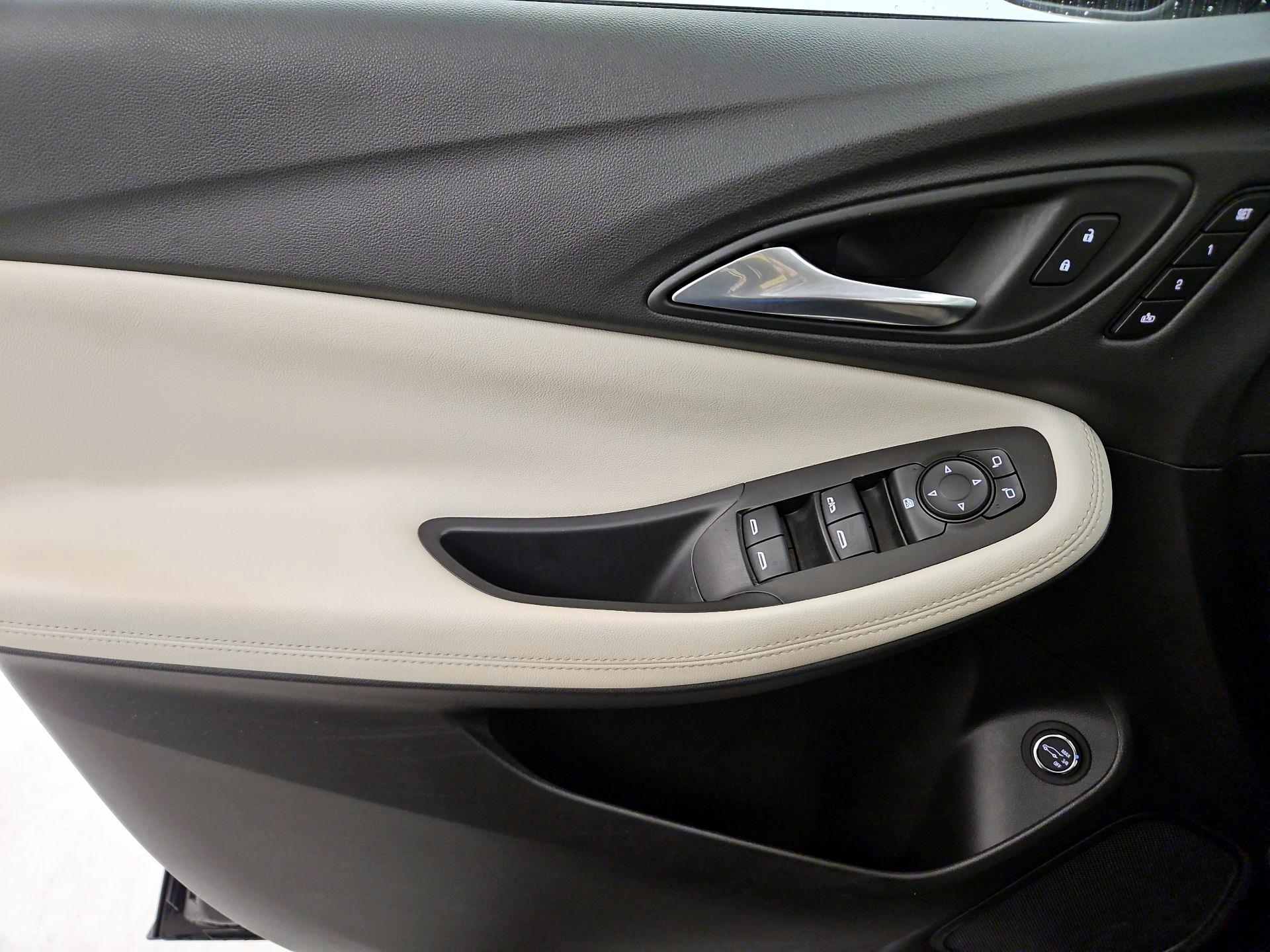 Thumbnail: 2020 Buick Encore GX - 12