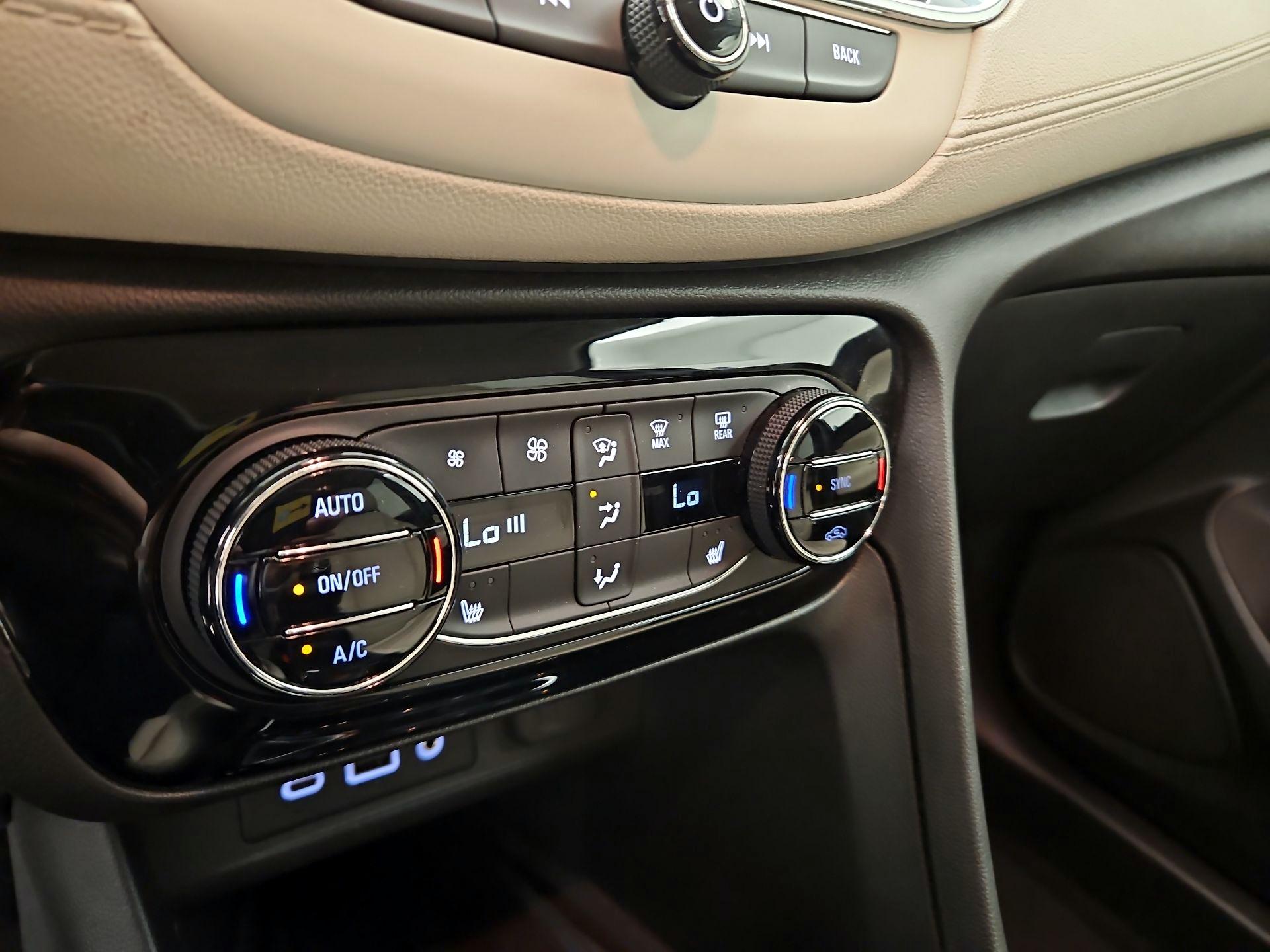 Thumbnail: 2020 Buick Encore GX - 17