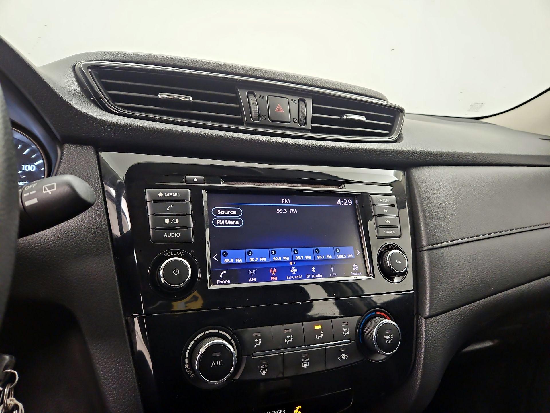 Thumbnail: 2018 Nissan Rogue - 15