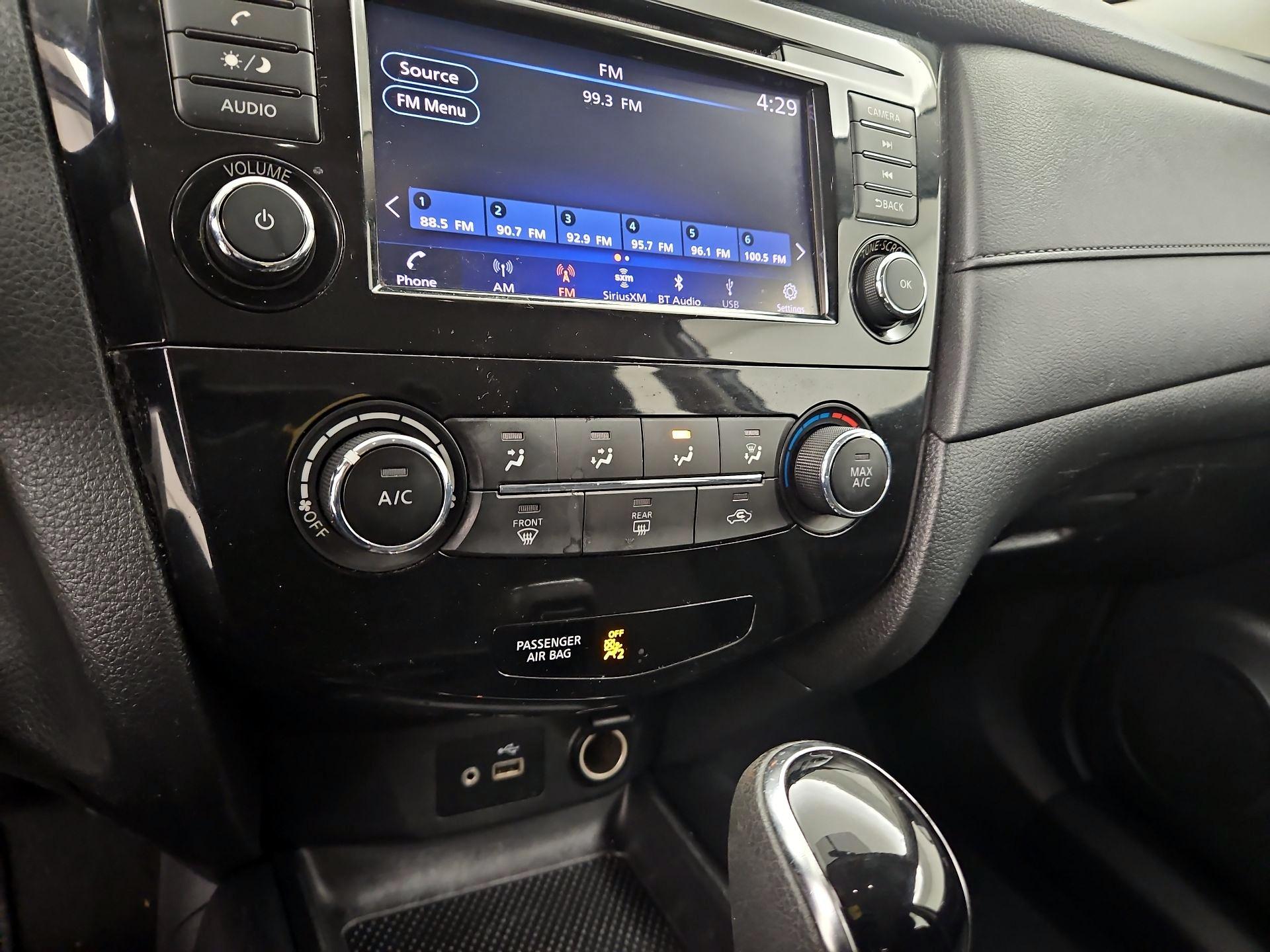 Thumbnail: 2018 Nissan Rogue - 16