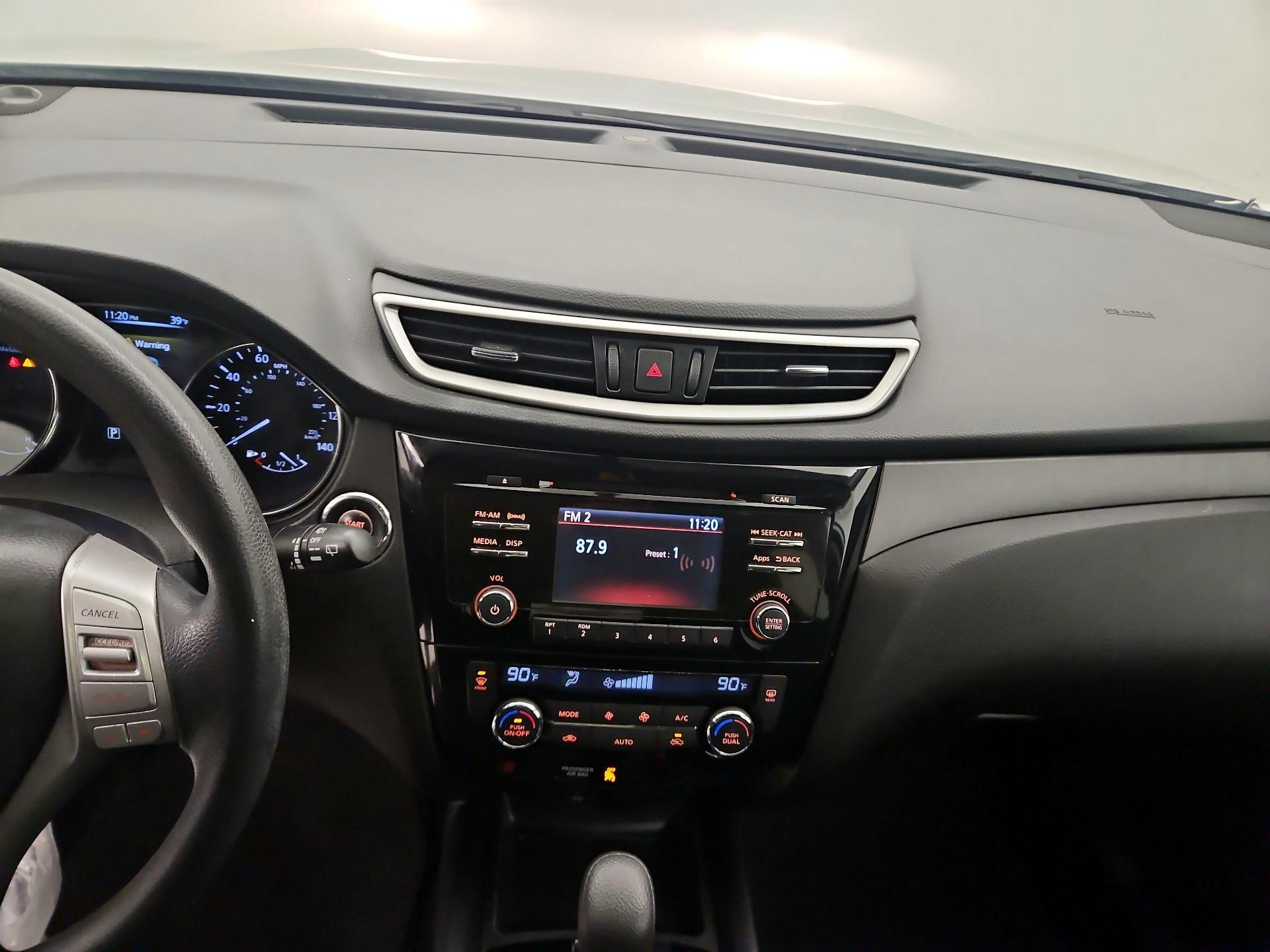 Thumbnail: 2016 Nissan Rogue - 9