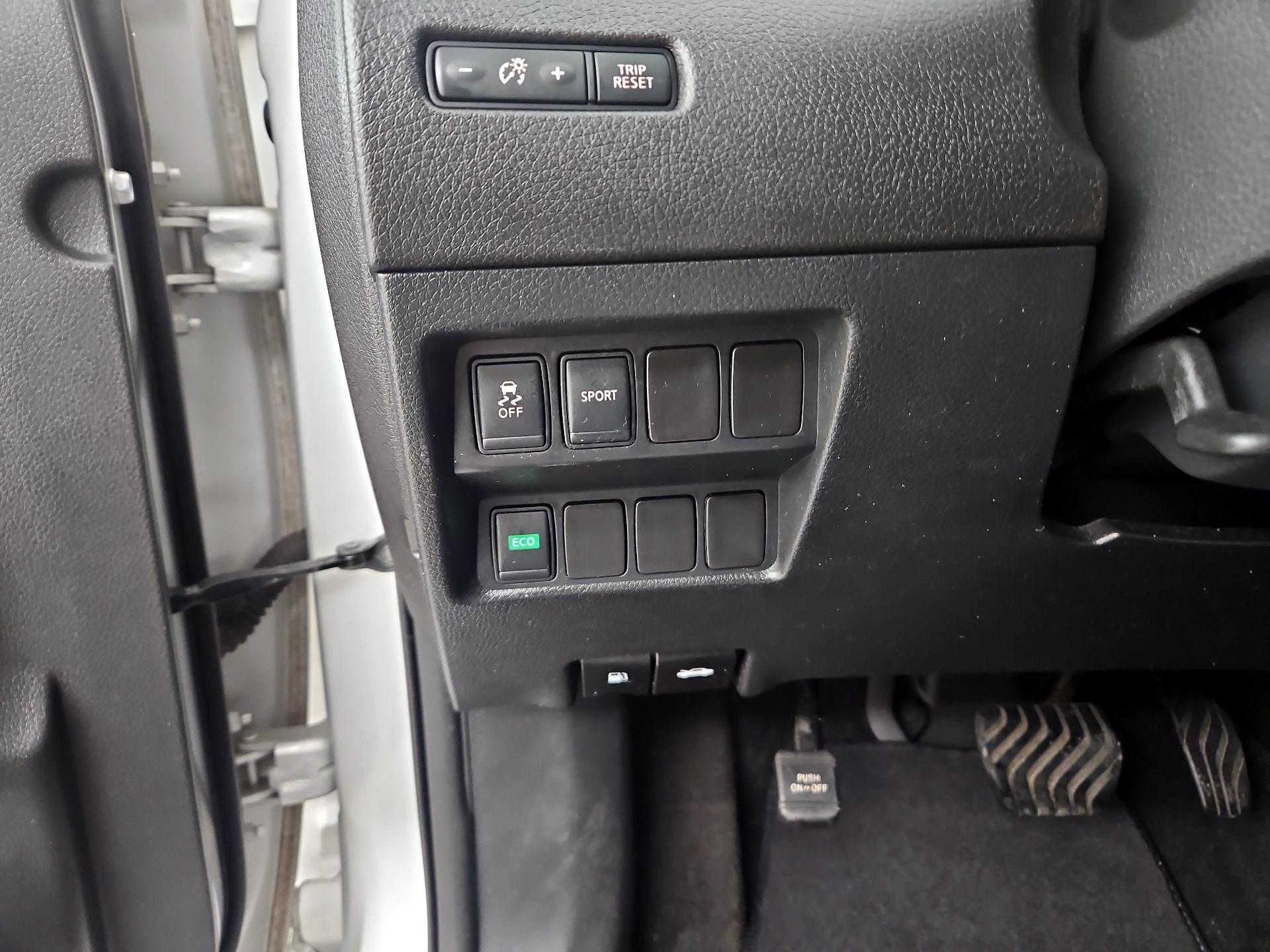 Thumbnail: 2016 Nissan Rogue - 13