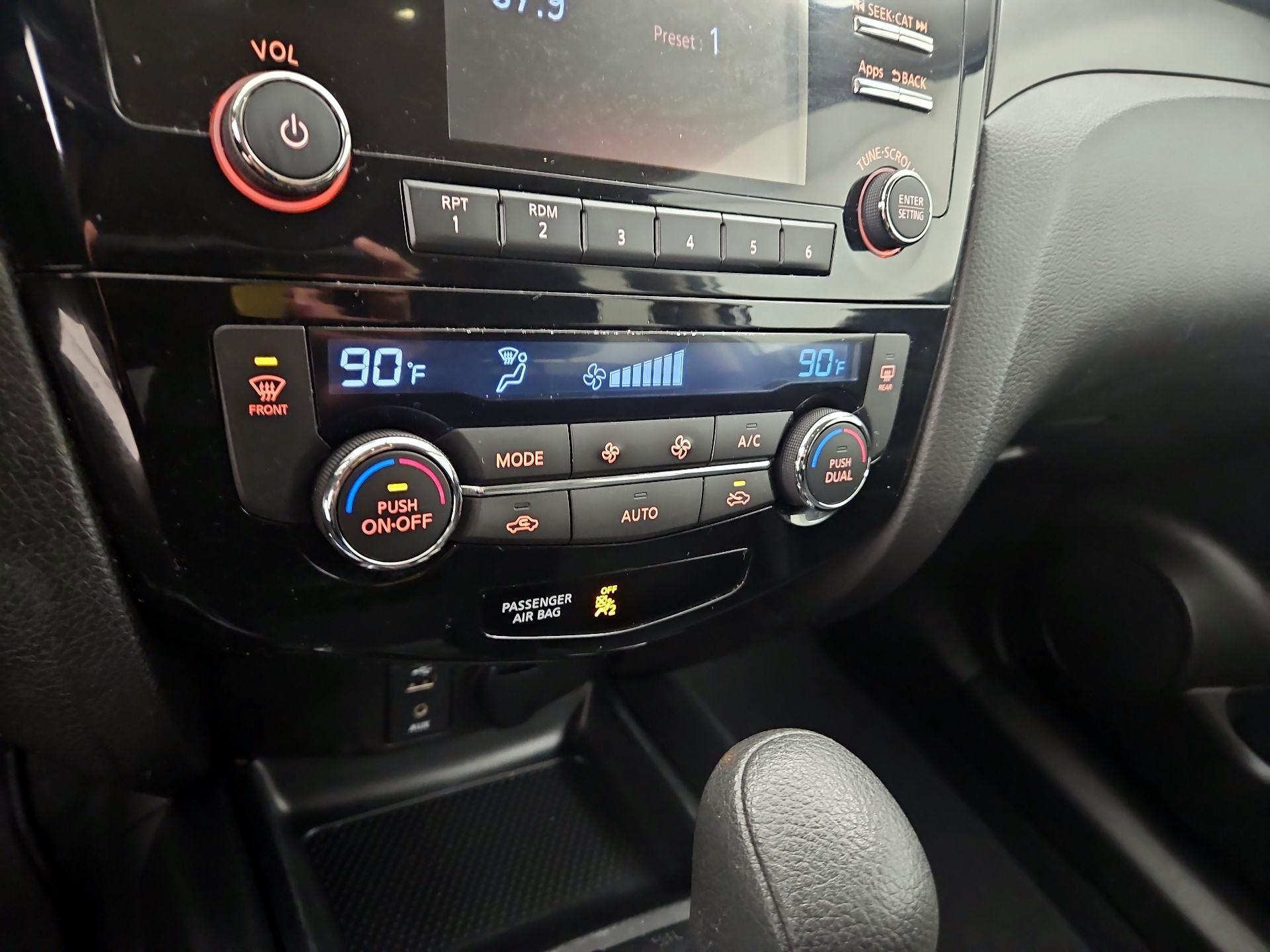 Thumbnail: 2016 Nissan Rogue - 16