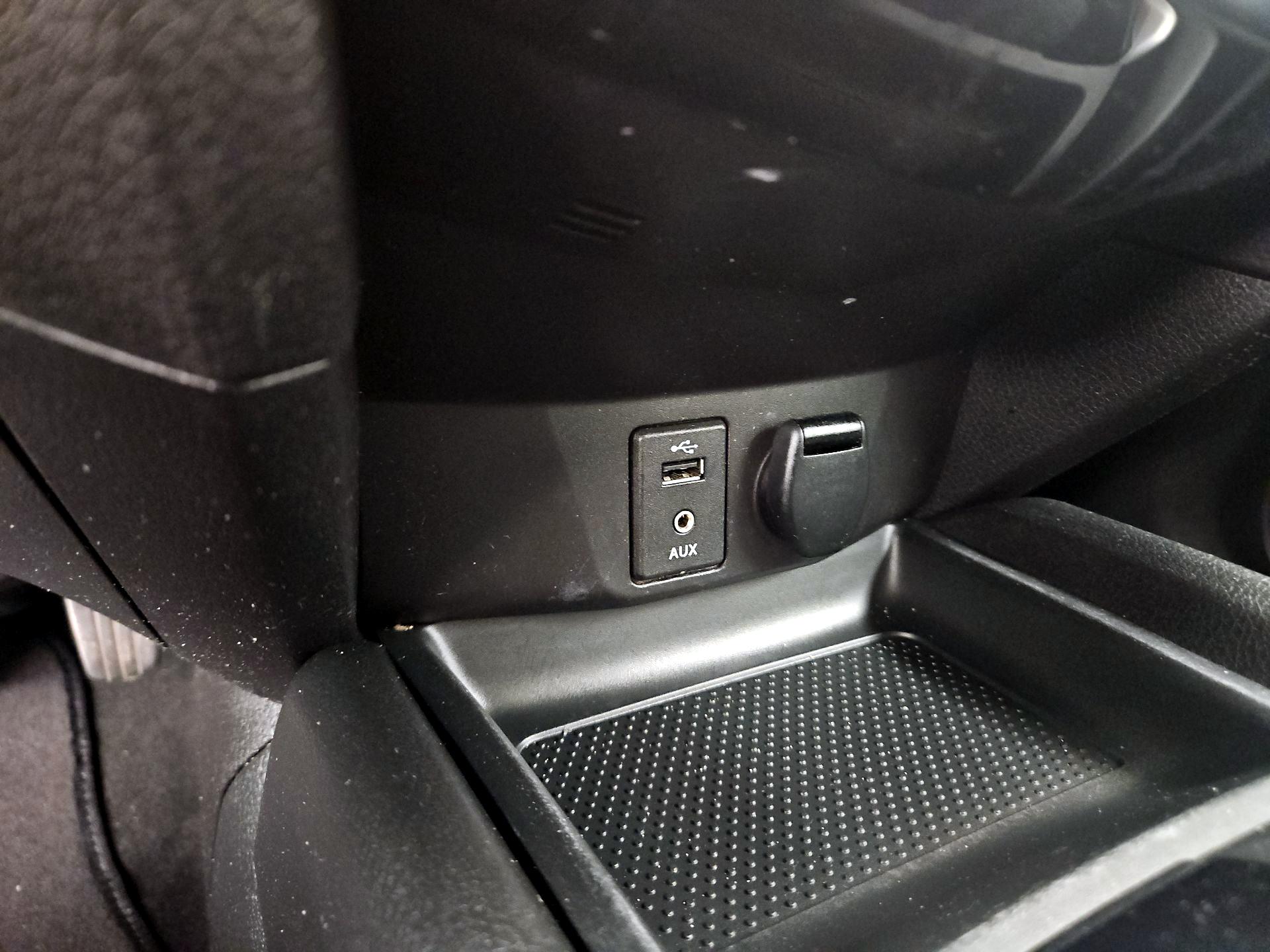 Thumbnail: 2016 Nissan Rogue - 18