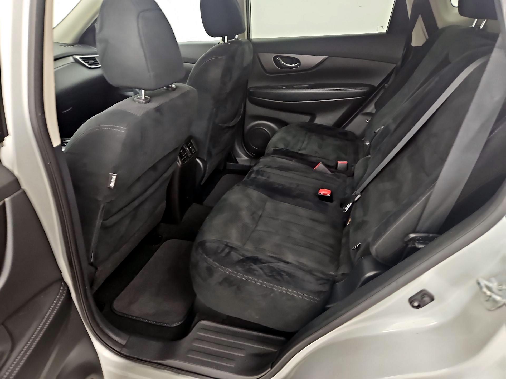 Thumbnail: 2016 Nissan Rogue - 19